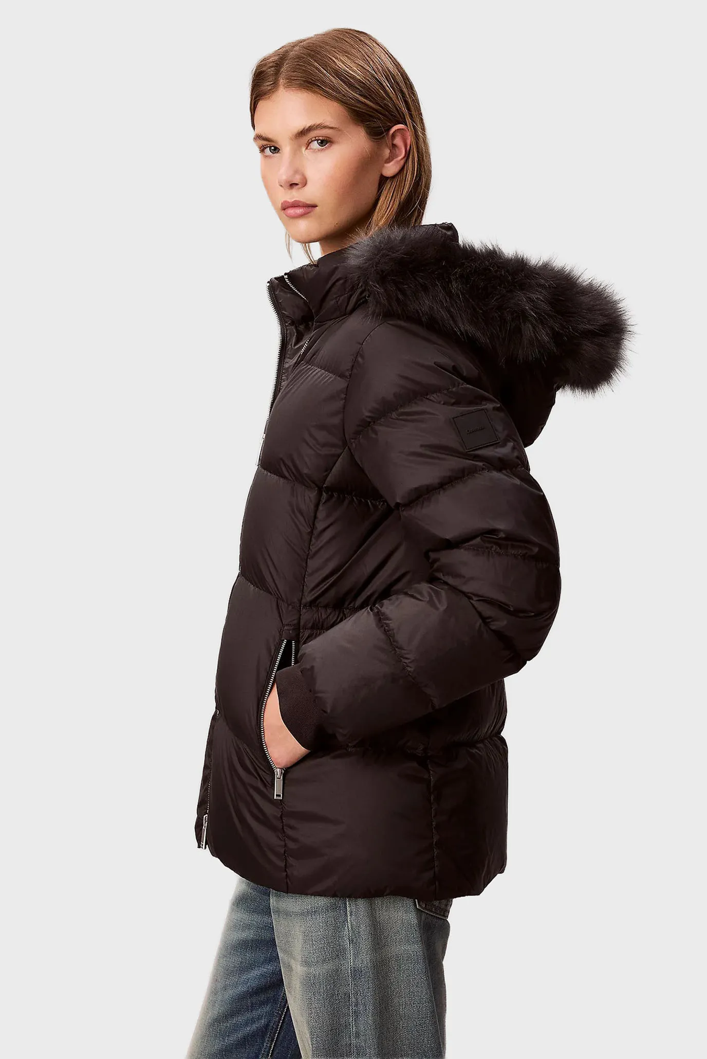 Женский черный пуховик MID DOWN 4