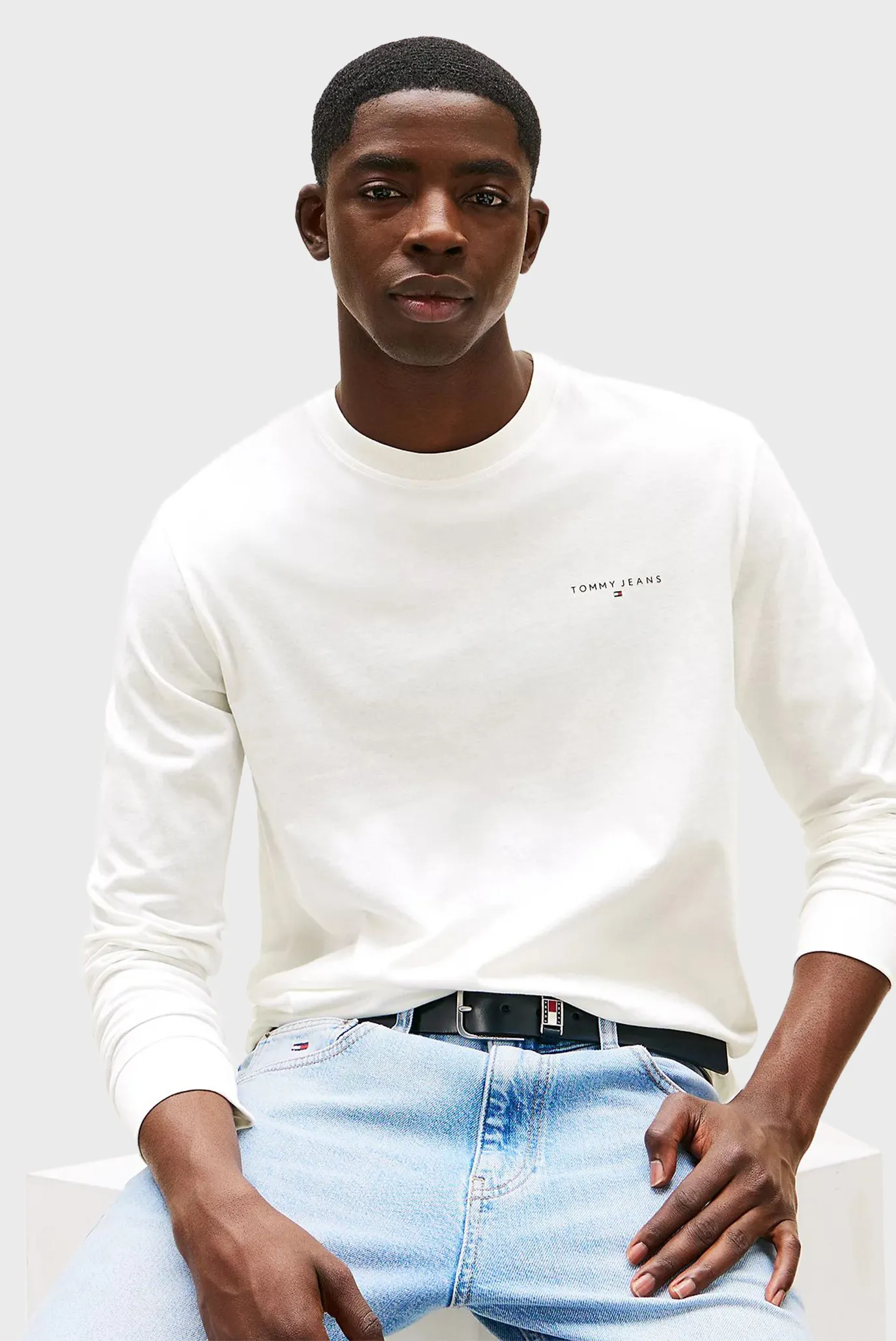 Чоловічий білий лонгслів SLIM CHEST LINEAR 4