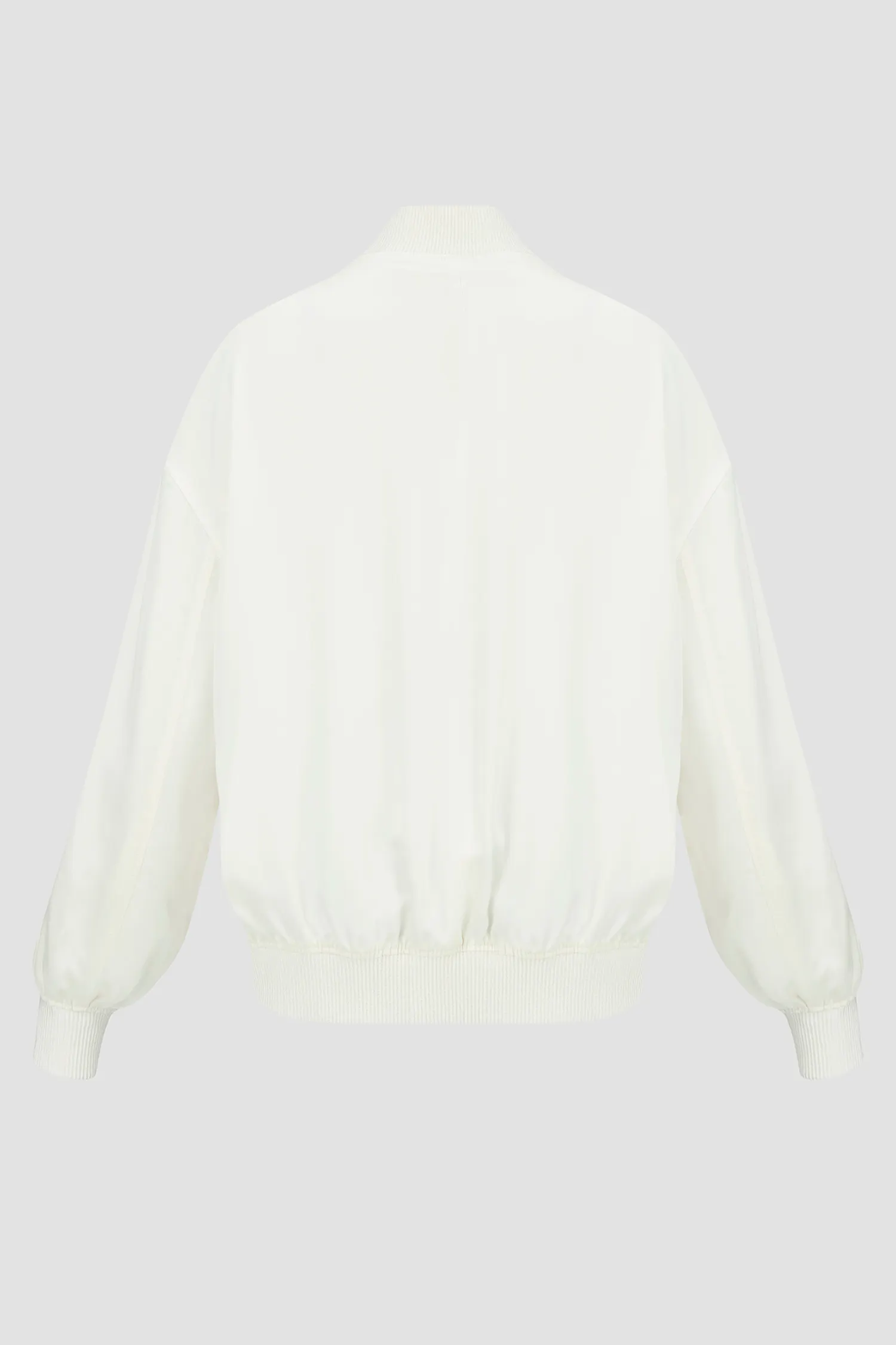 Жіночий білий бомбер 2