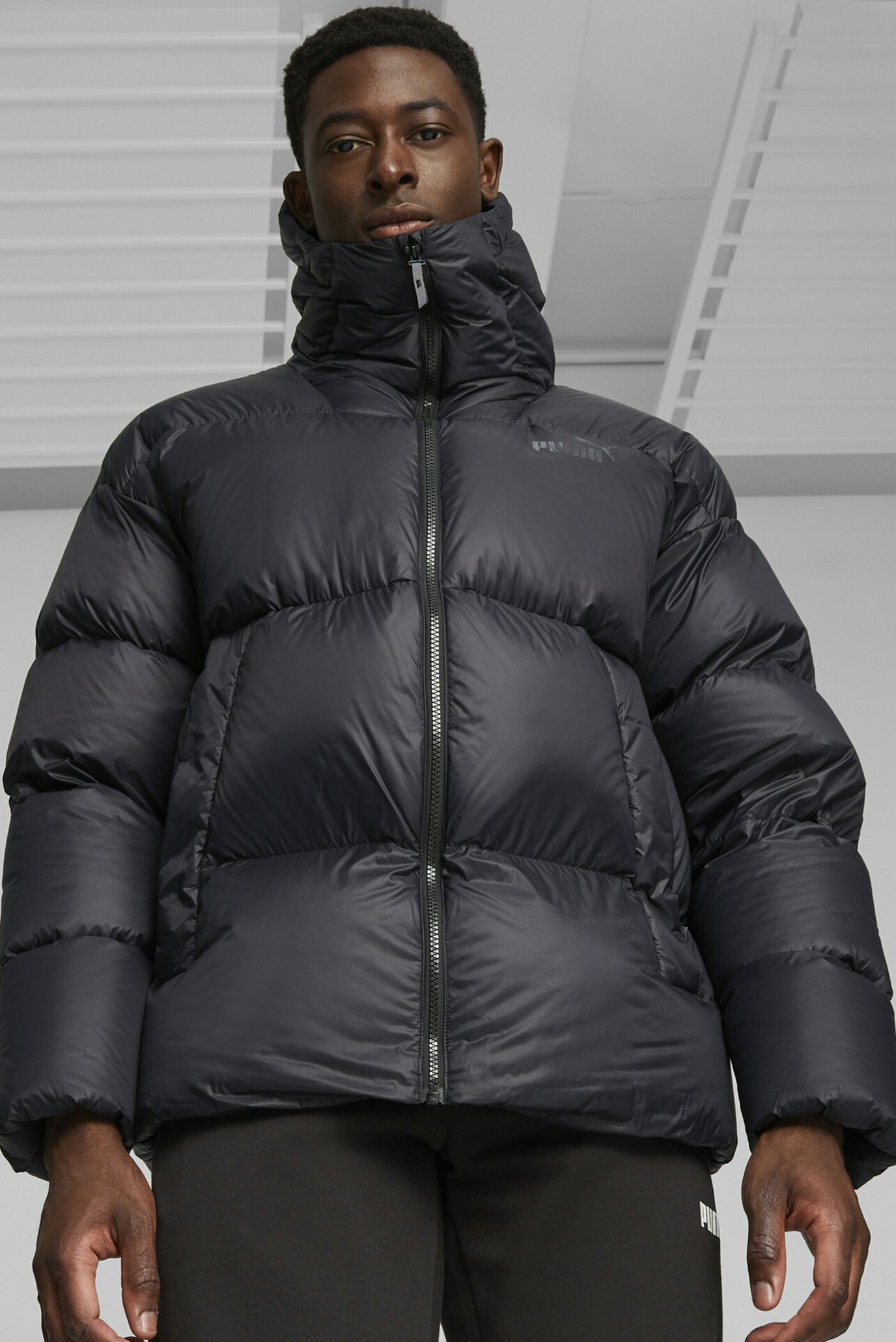 Чоловічий чорний пуховик Men’s Hooded Ultra Down Puffer Jacket 1