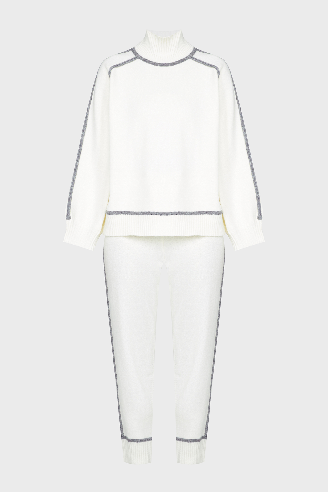 Жіночий білий комплект одягу (светр, брюки) 1