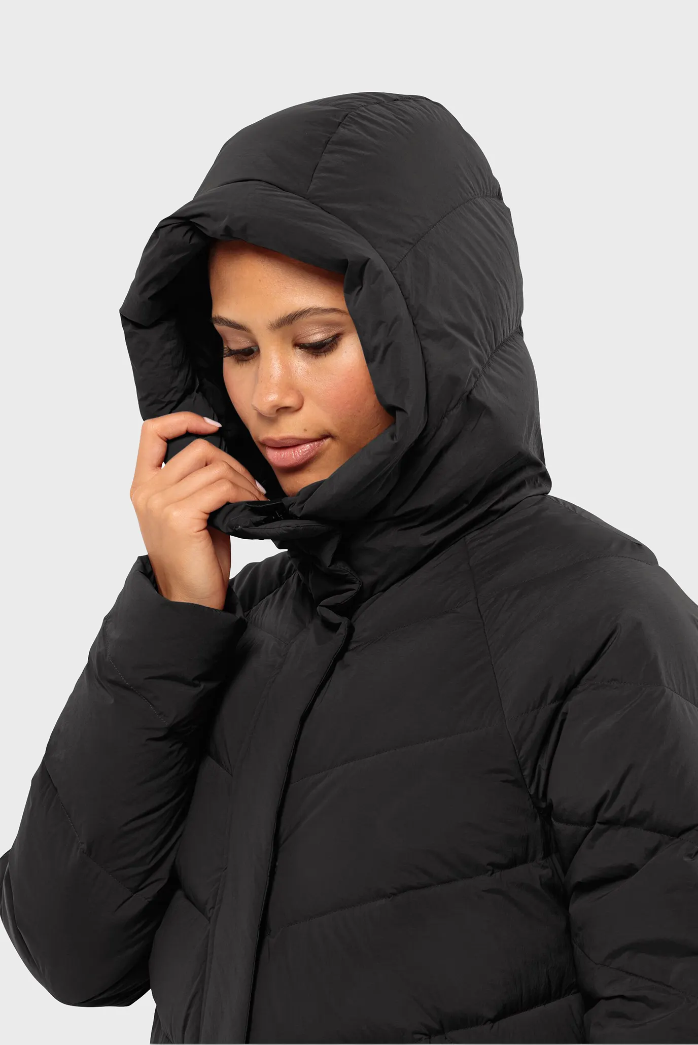 Женский черный пуховик 3