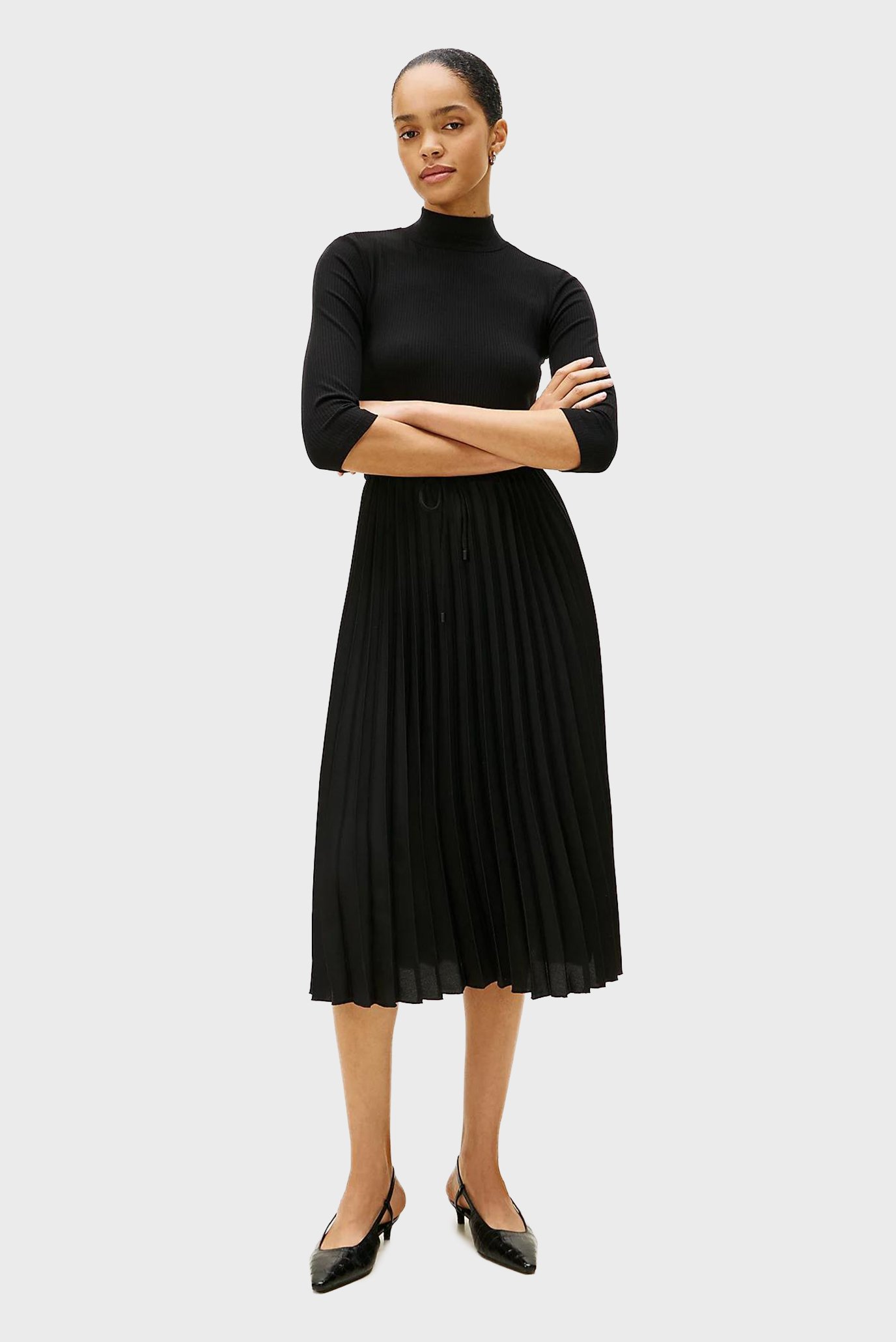 Женское черное платье SLIM 5X2 RIB Черный S Tommy Hilfiger WW0WW46138 Женское черное платье SLIM 5X2 RIB Черный S Tommy Hilfiger WW0WW46138