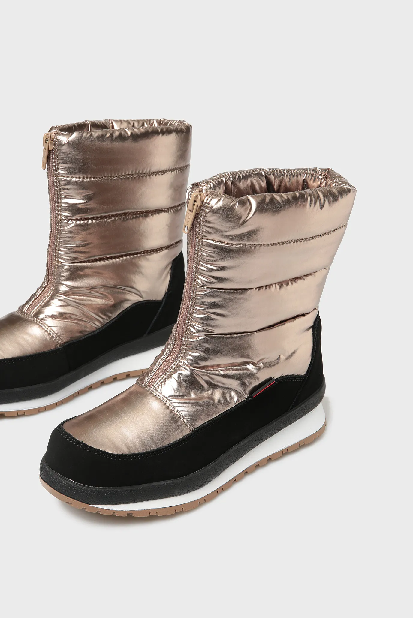 Детские золотистые дутики 2