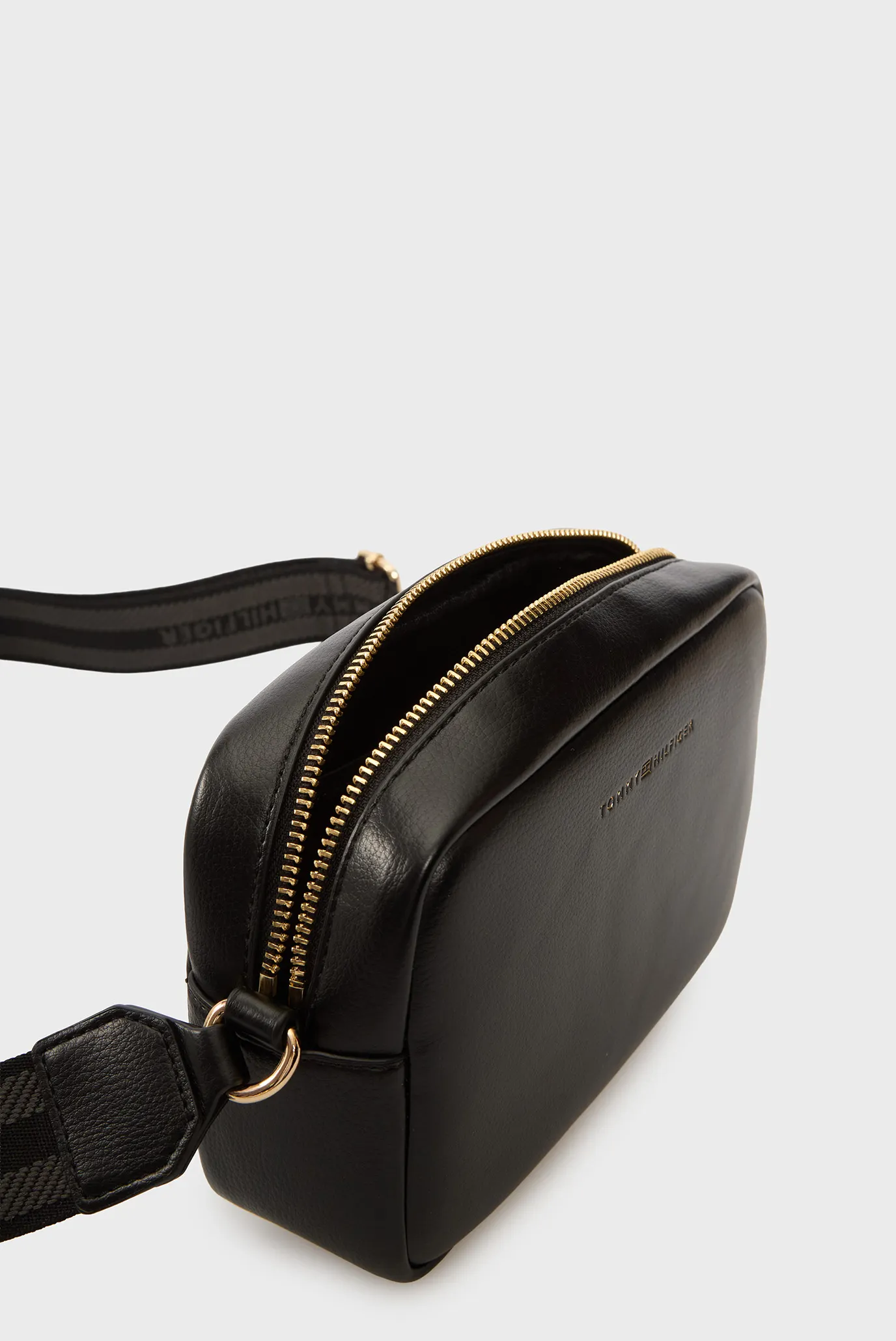 Жіноча чорна сумка TH LOGOTAPE CAMERA BAG 5