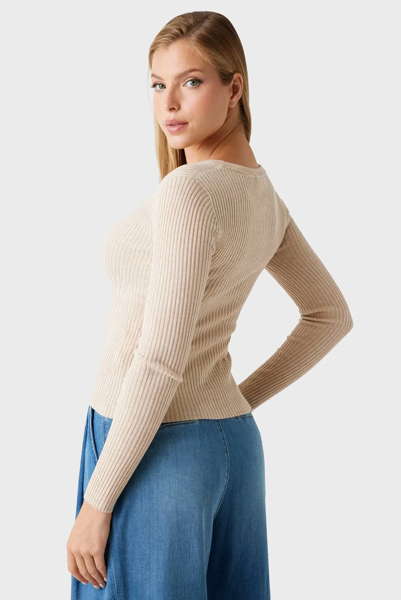 Жіночий бежевий кардиган 3