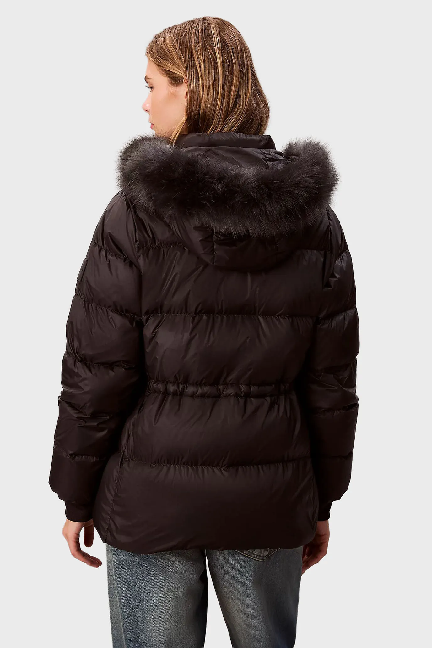 Женский черный пуховик MID DOWN 3