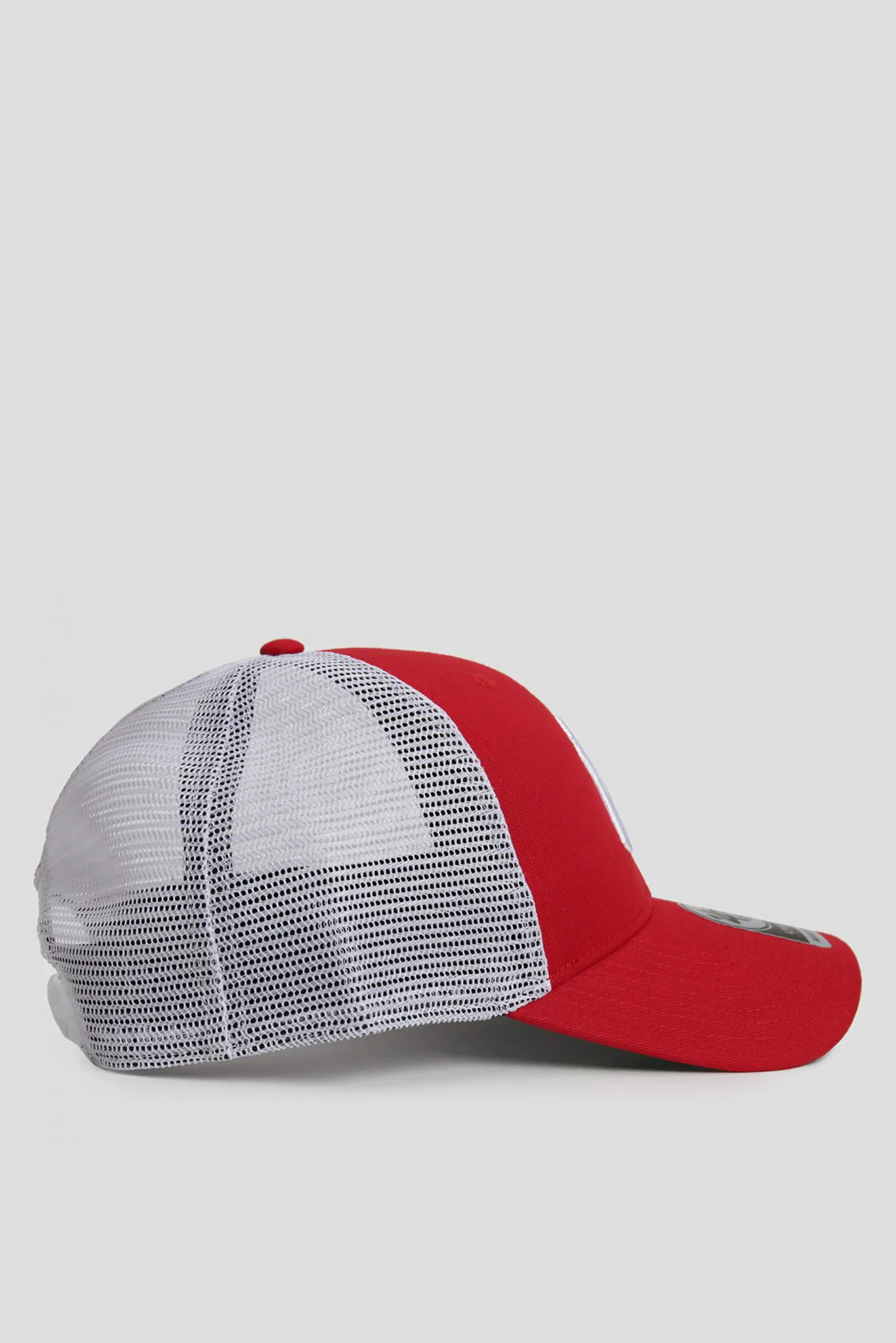 Червона кепка 3