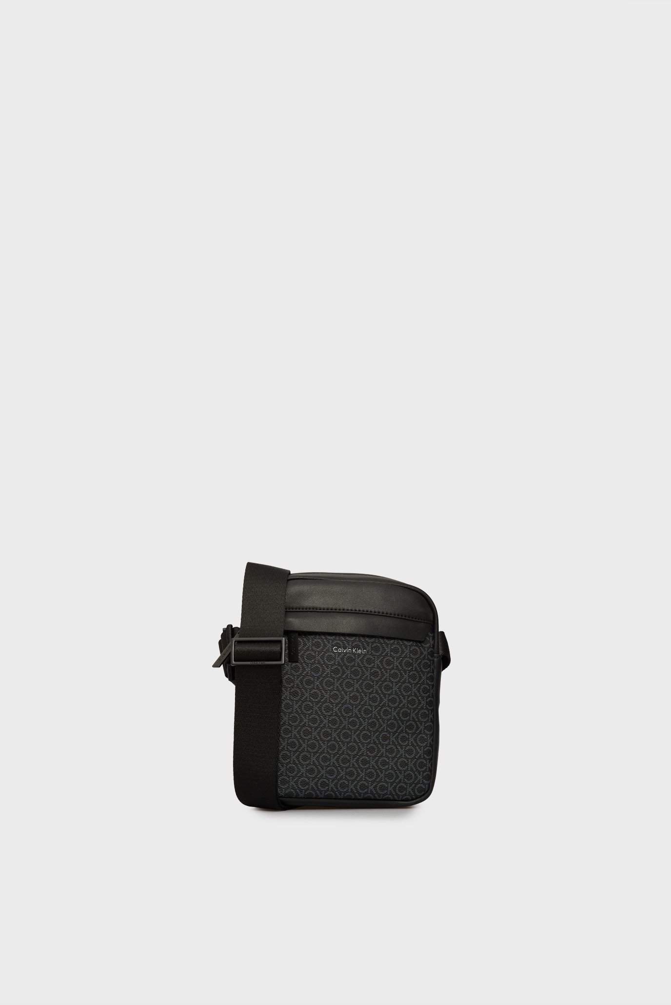 Мужская черная сумка с узором REPORTER Черный ONESIZE Calvin Klein LV04D3089G Мужская черная сумка с узором REPORTER Черный ONESIZE Calvin Klein LV04D3089G