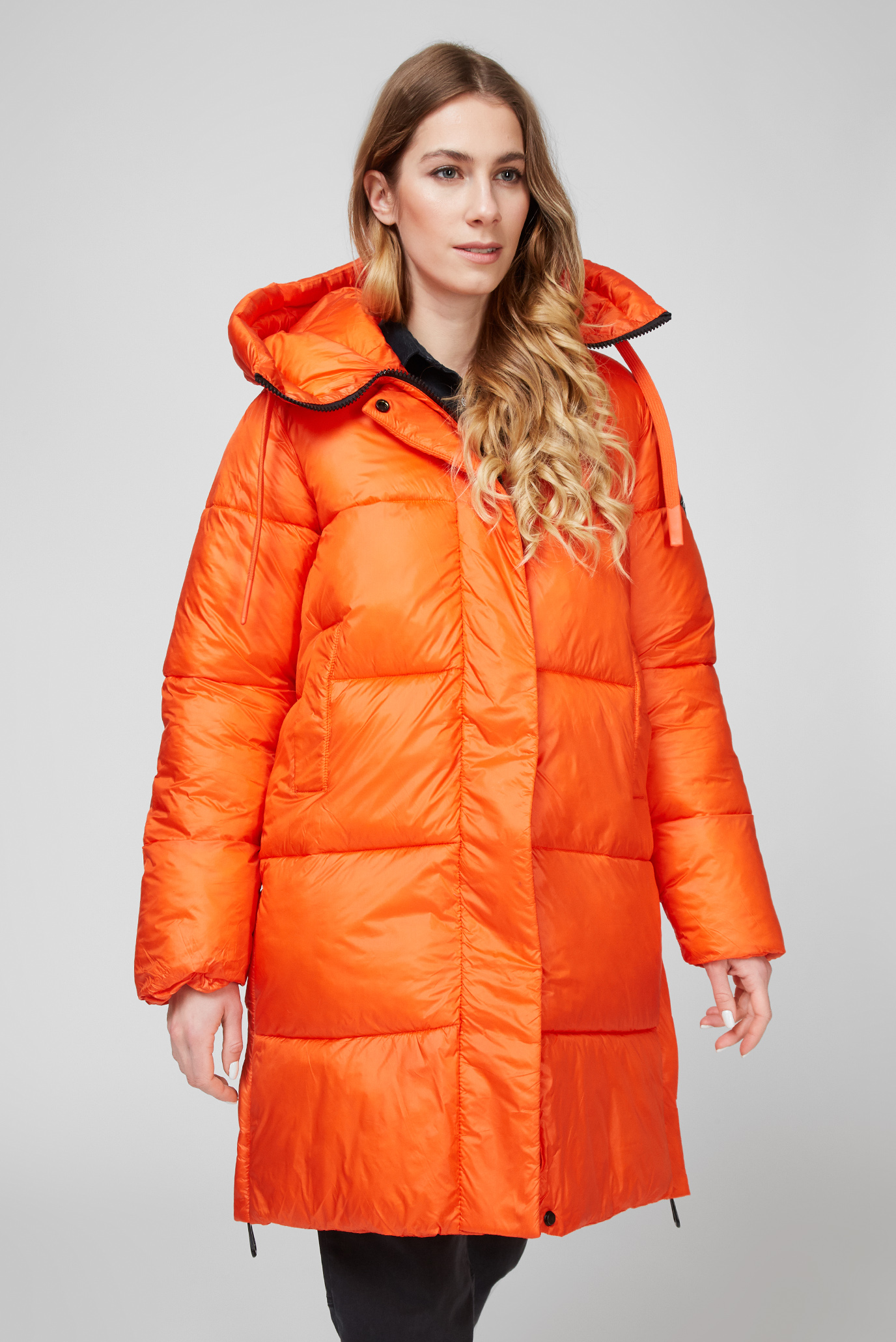 Жіноча помаранчева куртка 1