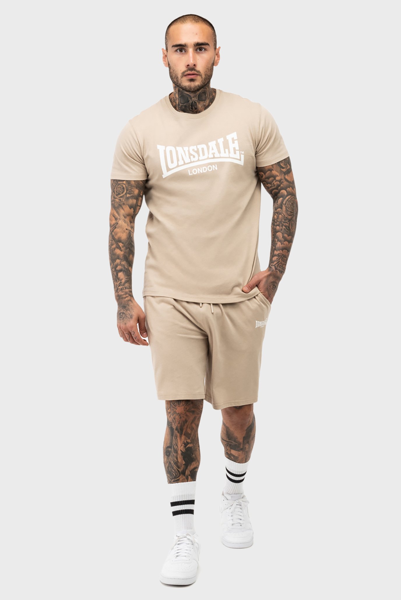 Чоловічий бежевий комплект одягу (футболка, шорти) 1