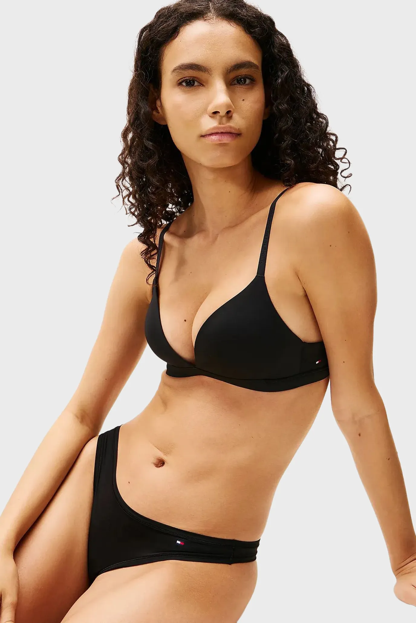 Жіночий чорний бюстгальтер PADDED TRIANGLE 4