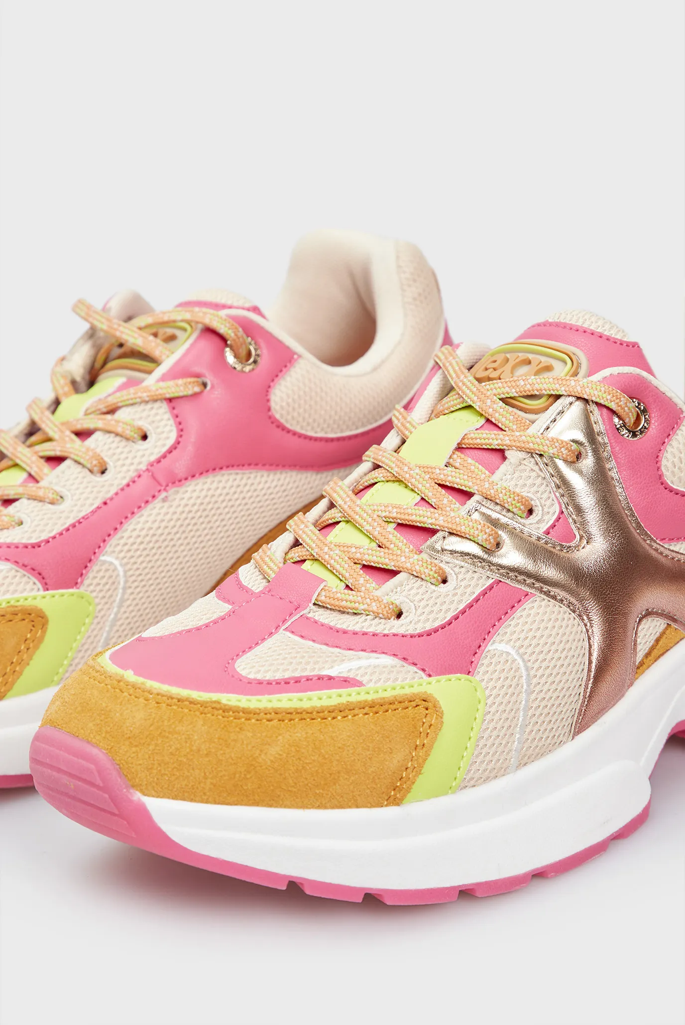 Жіночі кросівки Mexx MIEV1003341W-02 — MD-Fashion