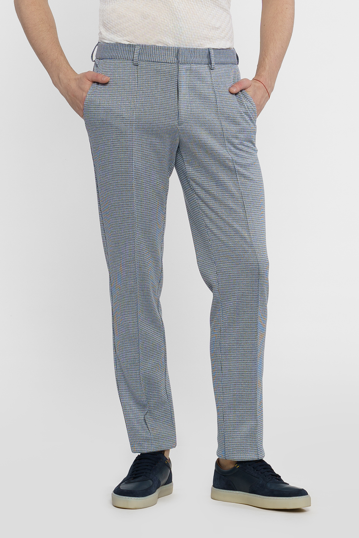 Чоловічі сірі брюки з візерунком 1