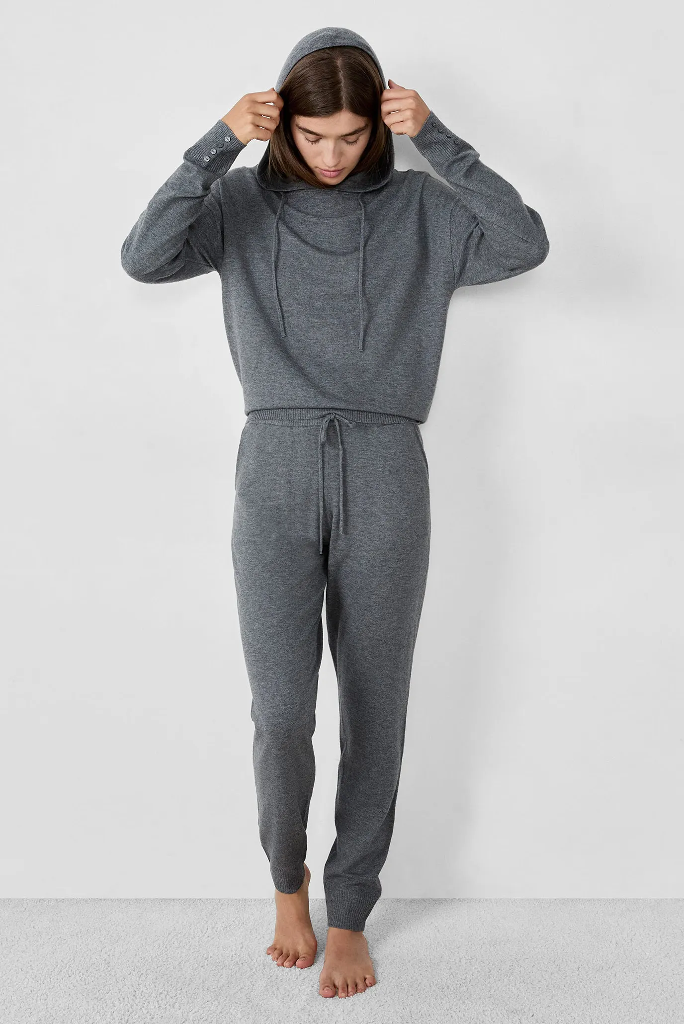 Женские серые брюки GILANE 4