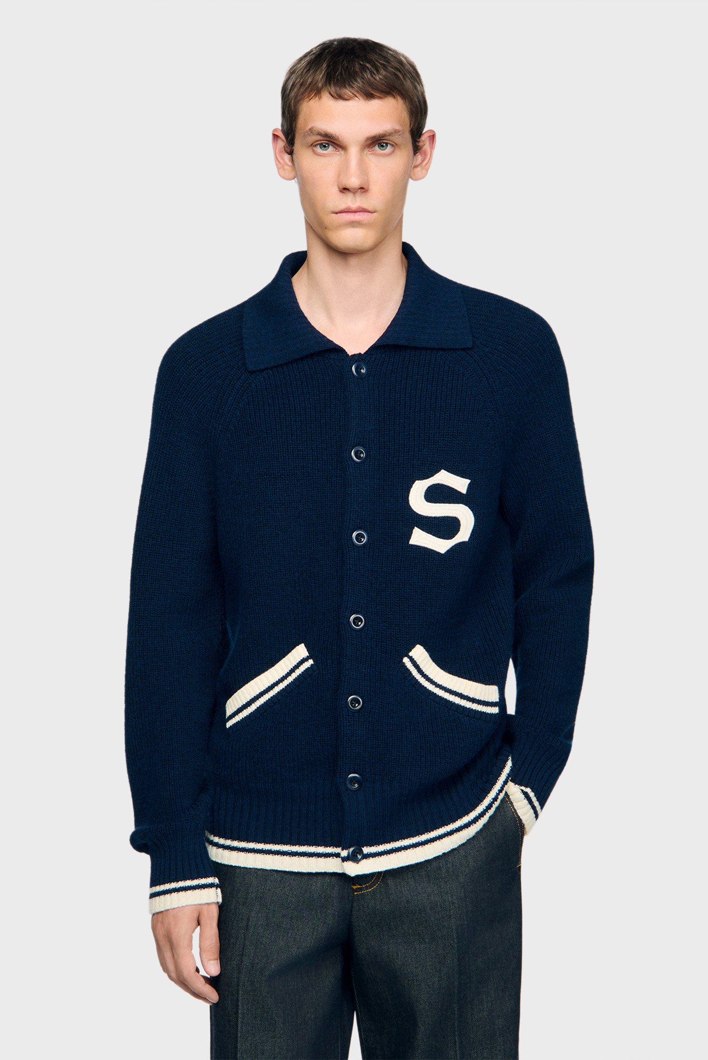 Мужкой темно-синий шерстяной кардиган Синий L Sandro SHPTR00700_Navy Blue Мужкой темно-синий шерстяной кардиган Синий L Sandro SHPTR00700_Navy Blue