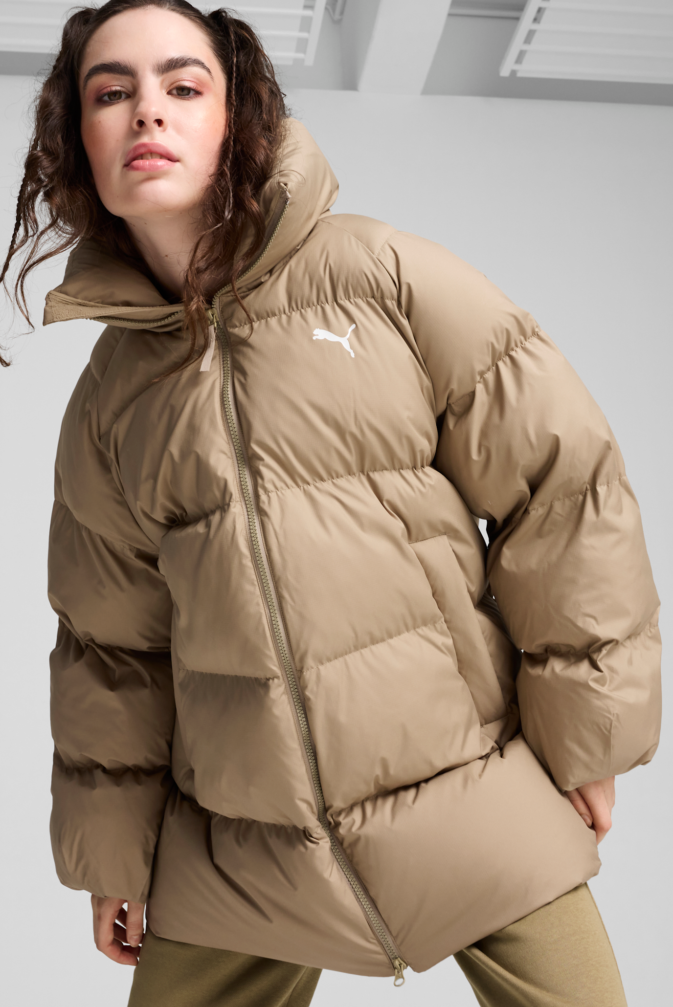 Жіноча бежева куртка Oversized Puffer Jacket Women PUMA 627472 — MD-Fashion