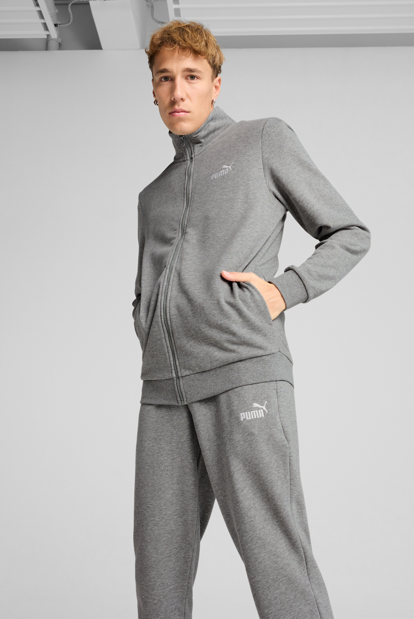 Мужской серый спортивный костюм (кофта, брюки) Essentials Sweat Suit Men 1