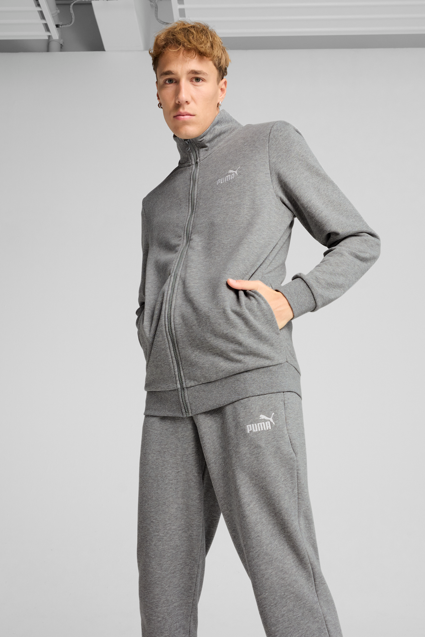 Чоловічий сірий спортивний костюм (кофта, штани) Essentials Sweat Suit Men 1