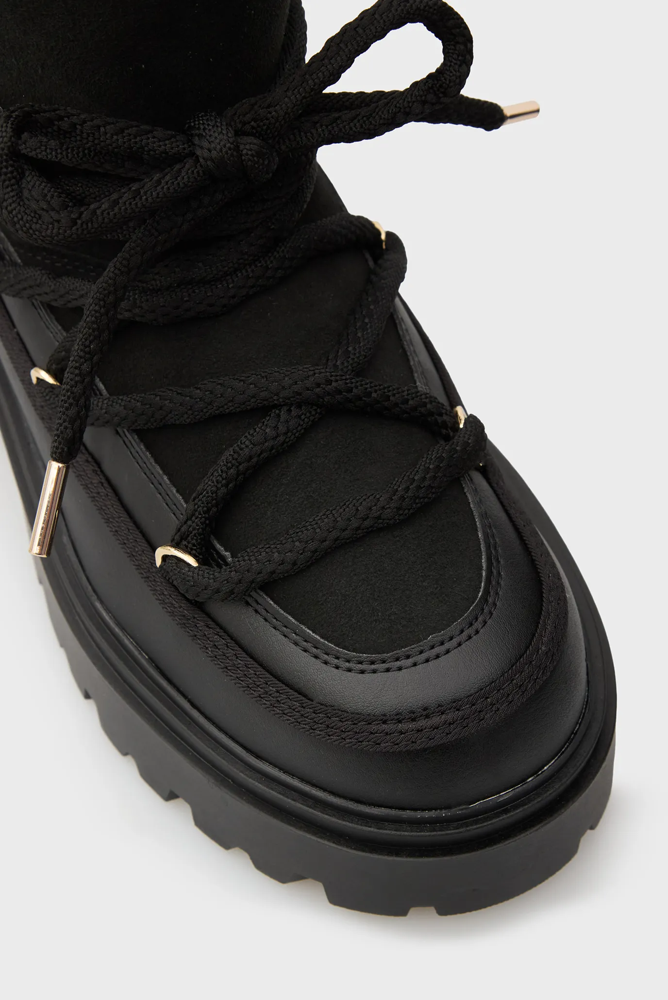 Женские черные кожаные угги SHEARLING 4