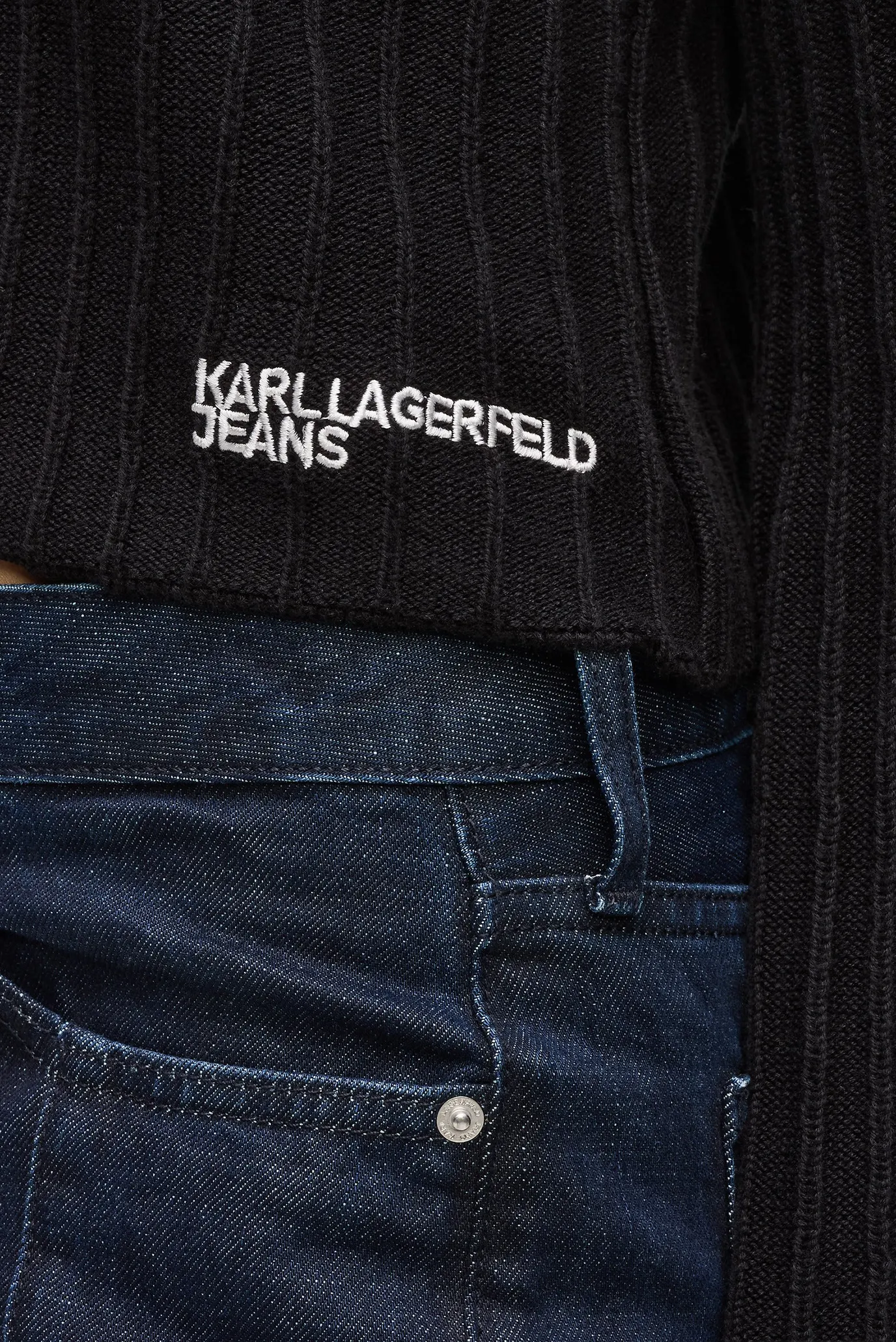 Женский черный гольф plisse 4