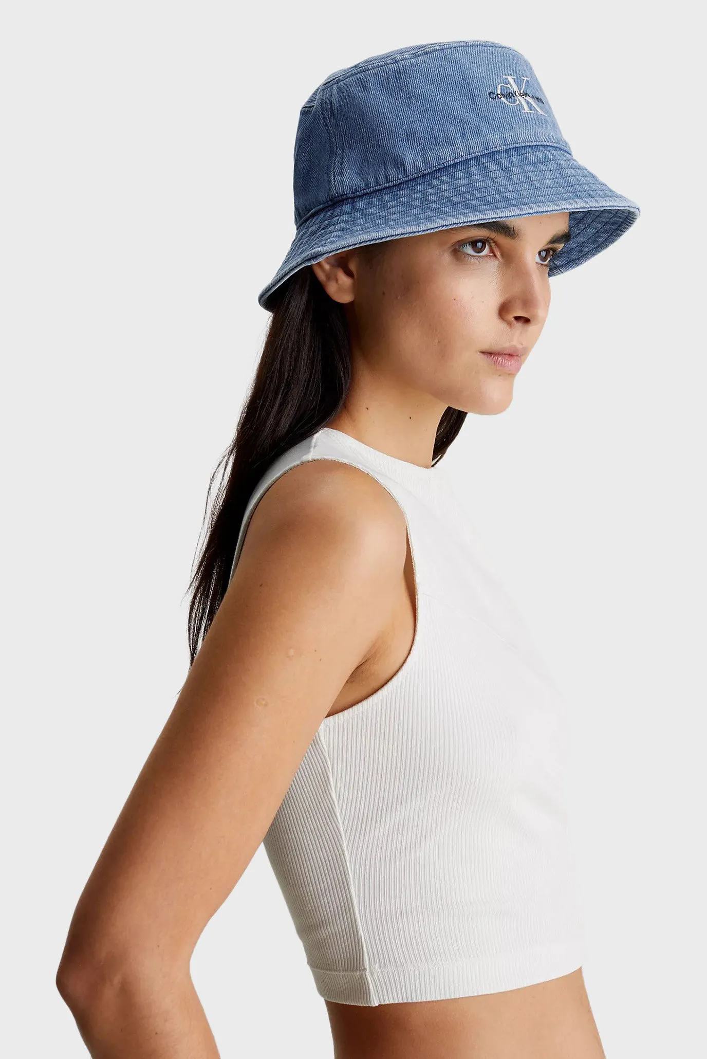 Женская синяя джинсовая панама DENIM BUCKET HAT Calvin Klein Jeans