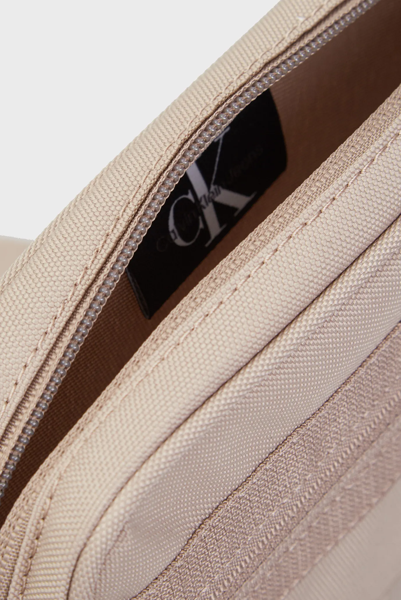 Чоловіча бежева сумка SPORT ESSENTIALS REPORTER18 M 6