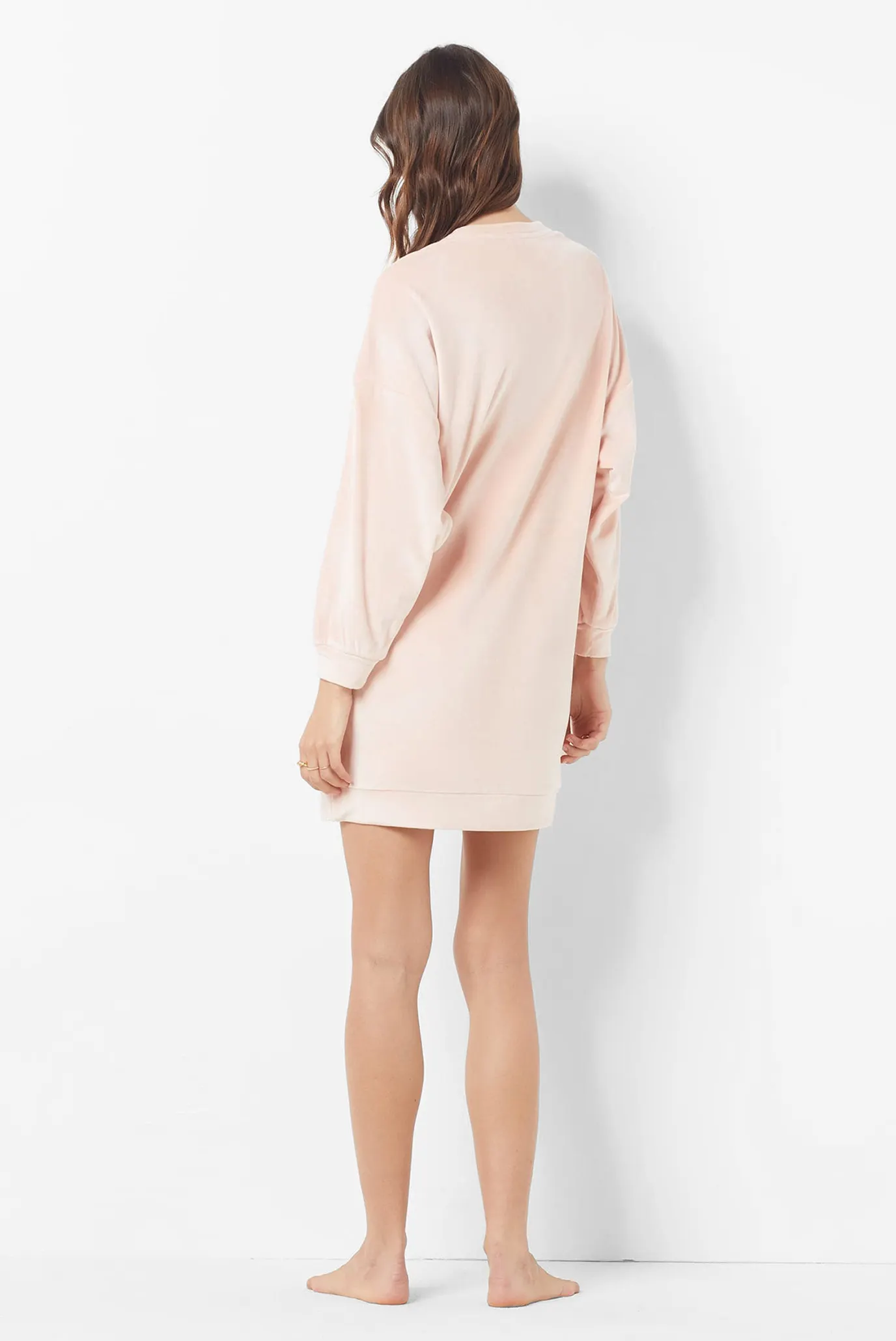 Жіноча персикова велюрова нічна сорочка DUNKAN 4