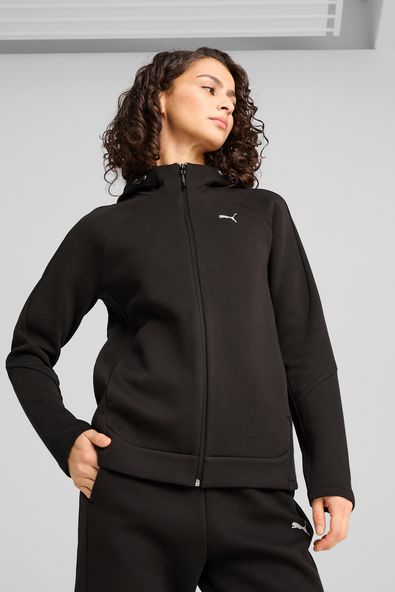 Жіноче чорне худі EVOSTRIPE Full-Zip Hoodie Women 1