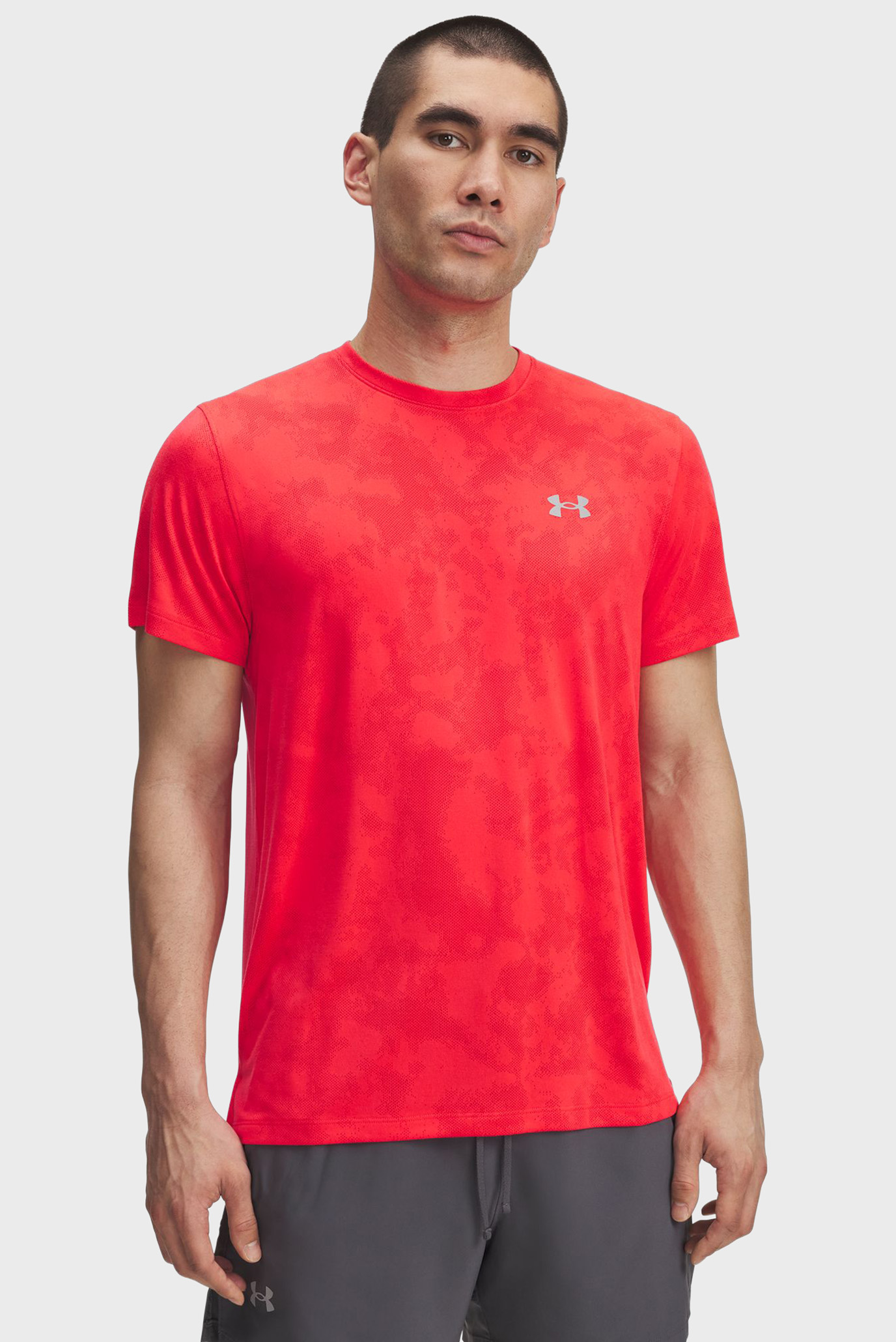 Мужская красная футболка UA Launch Camo SS Красный XXL Under Armour 6006098-713 Мужская красная футболка UA Launch Camo SS Красный XXL Under Armour 6006098-713