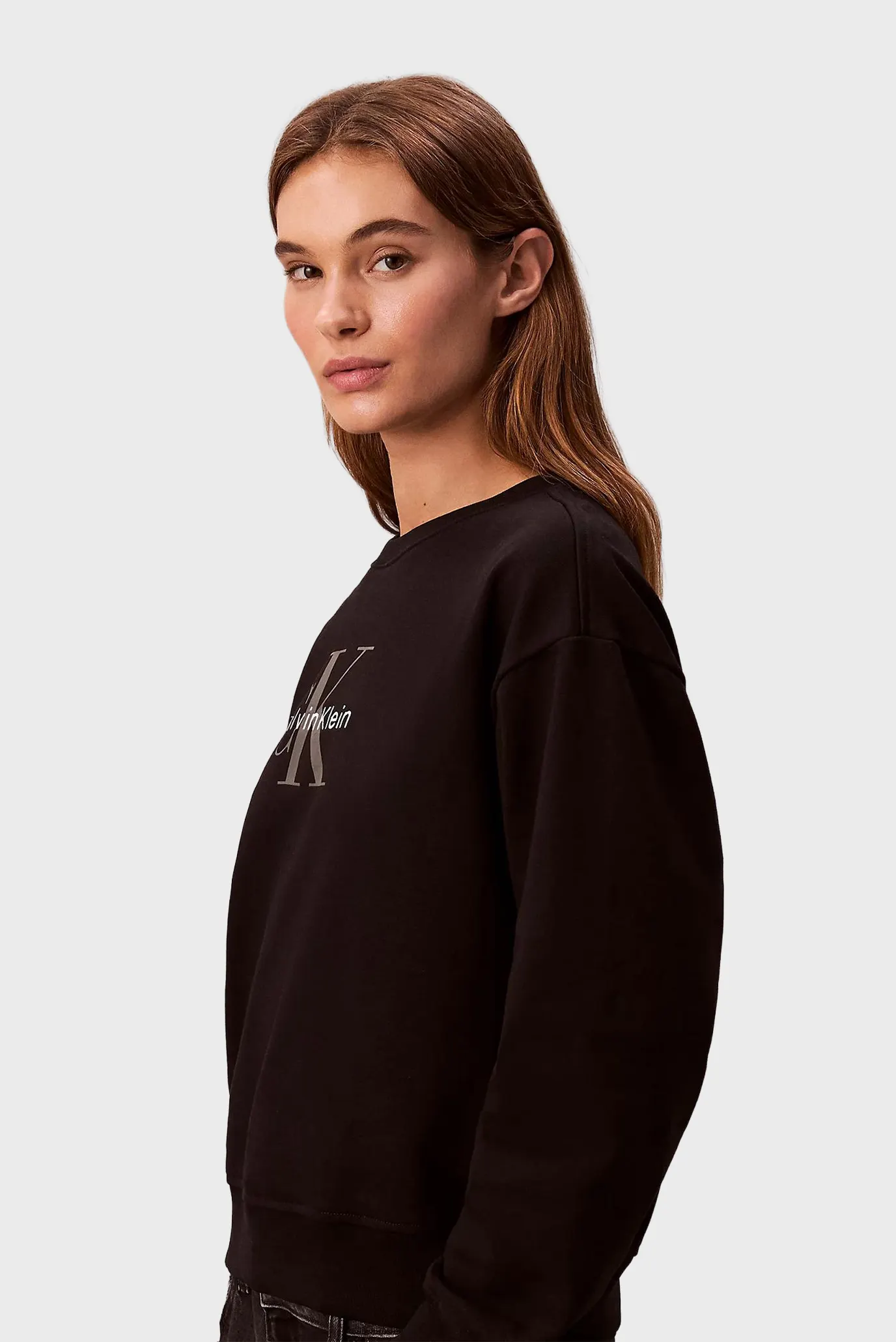 Жіночий чорний світшот MONOLOGO 4