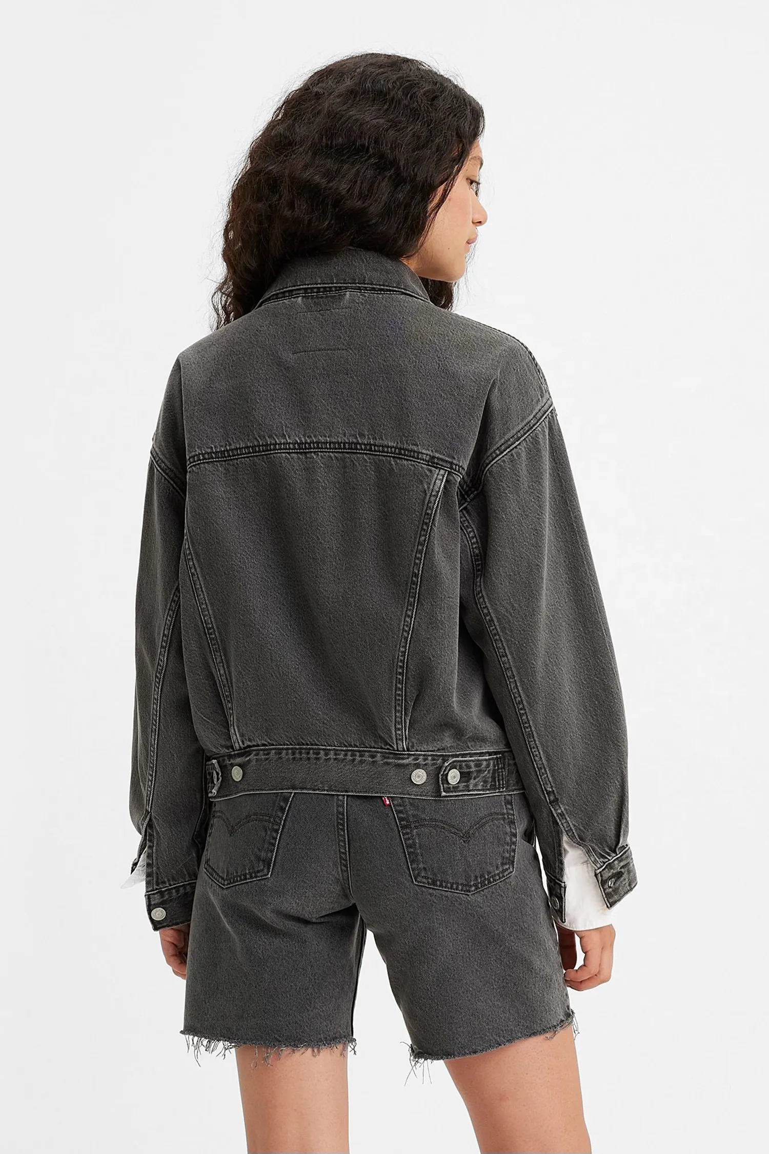 Жіноча чорна джинсова куртка 2