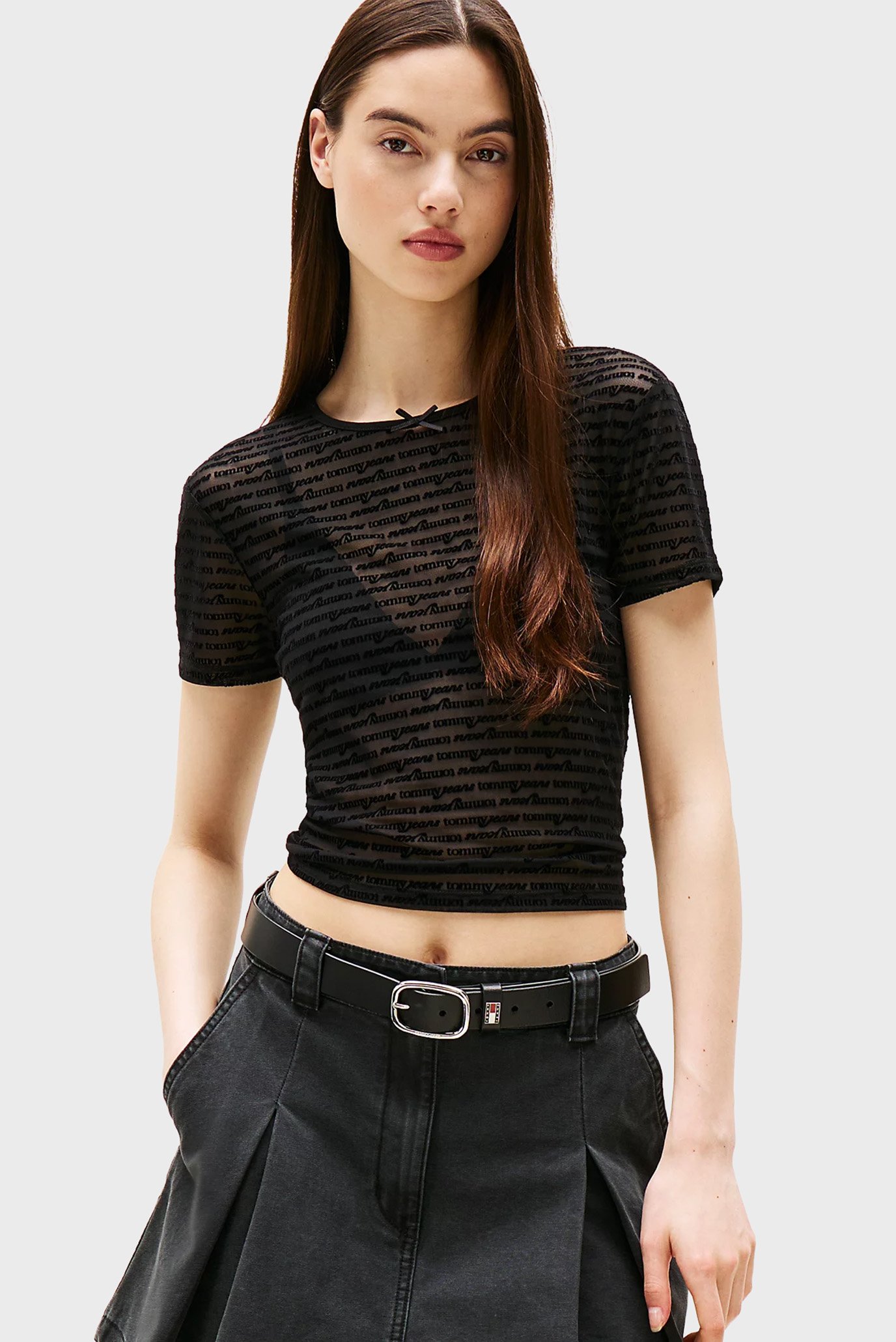 Женская черная футболка с узором TJW SLIM SCRIPT AOP MESH SS Черный S Tommy Jeans DW0DW20925 Женская черная футболка с узором TJW SLIM SCRIPT AOP MESH SS Черный S Tommy Jeans DW0DW20925