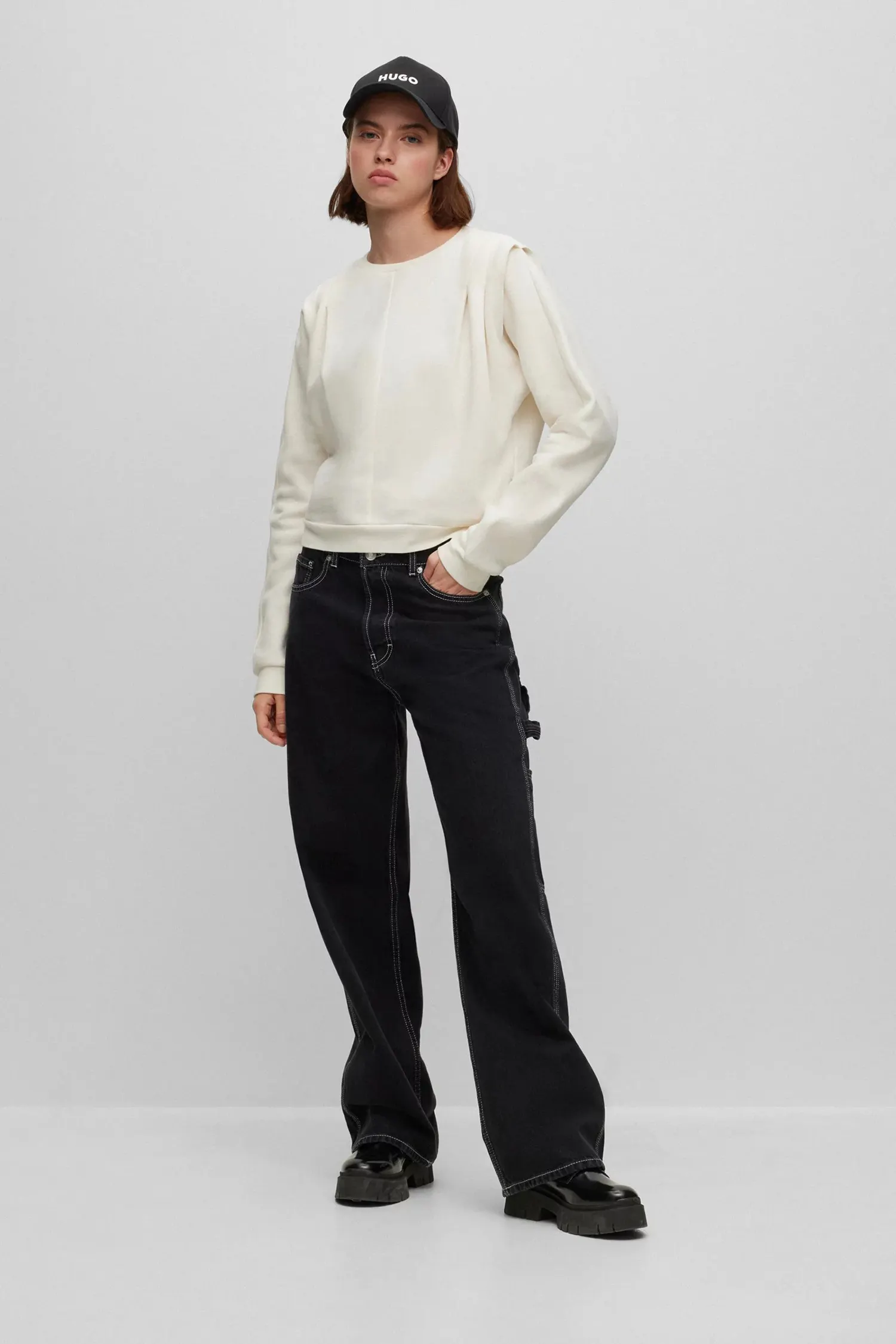 Жіночий білий світшот 2