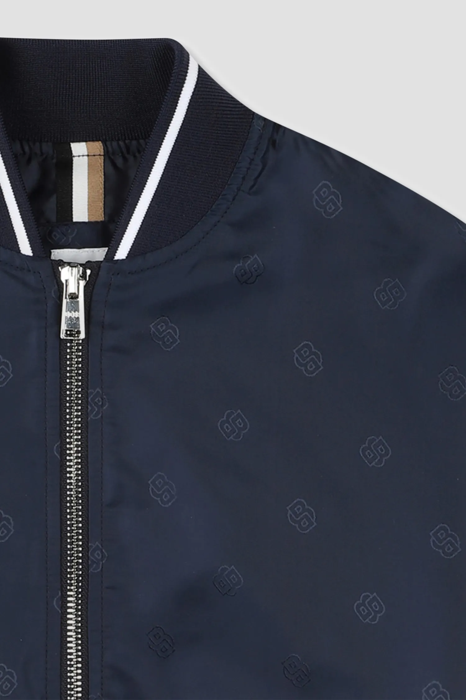 Детский темно-синий бомбер с узором 3