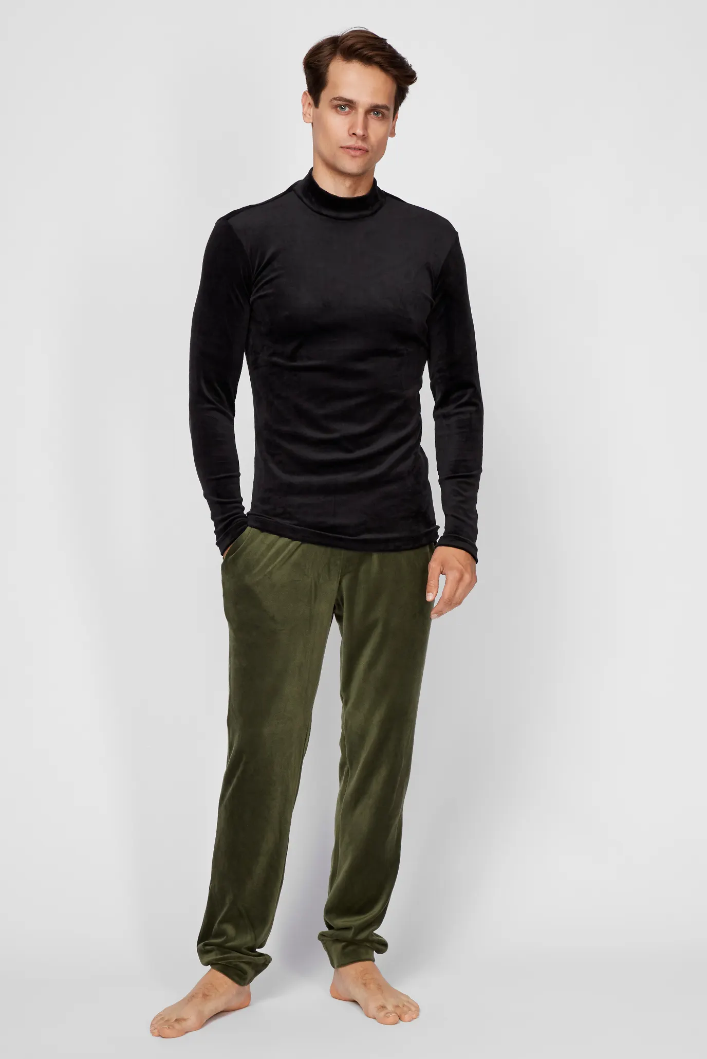 Чоловічий чорний гольф 2