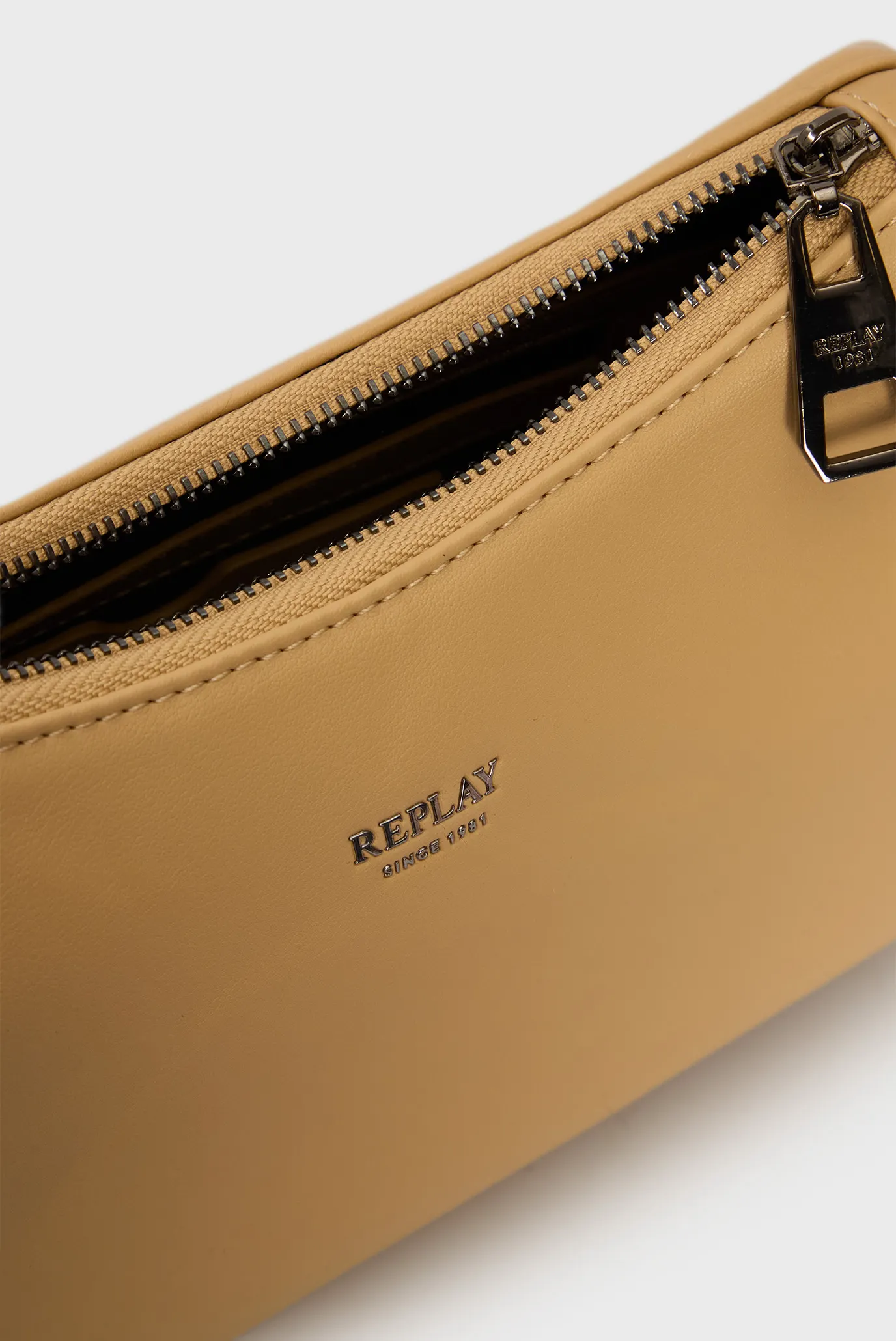 Жіноча бежева сумка 2