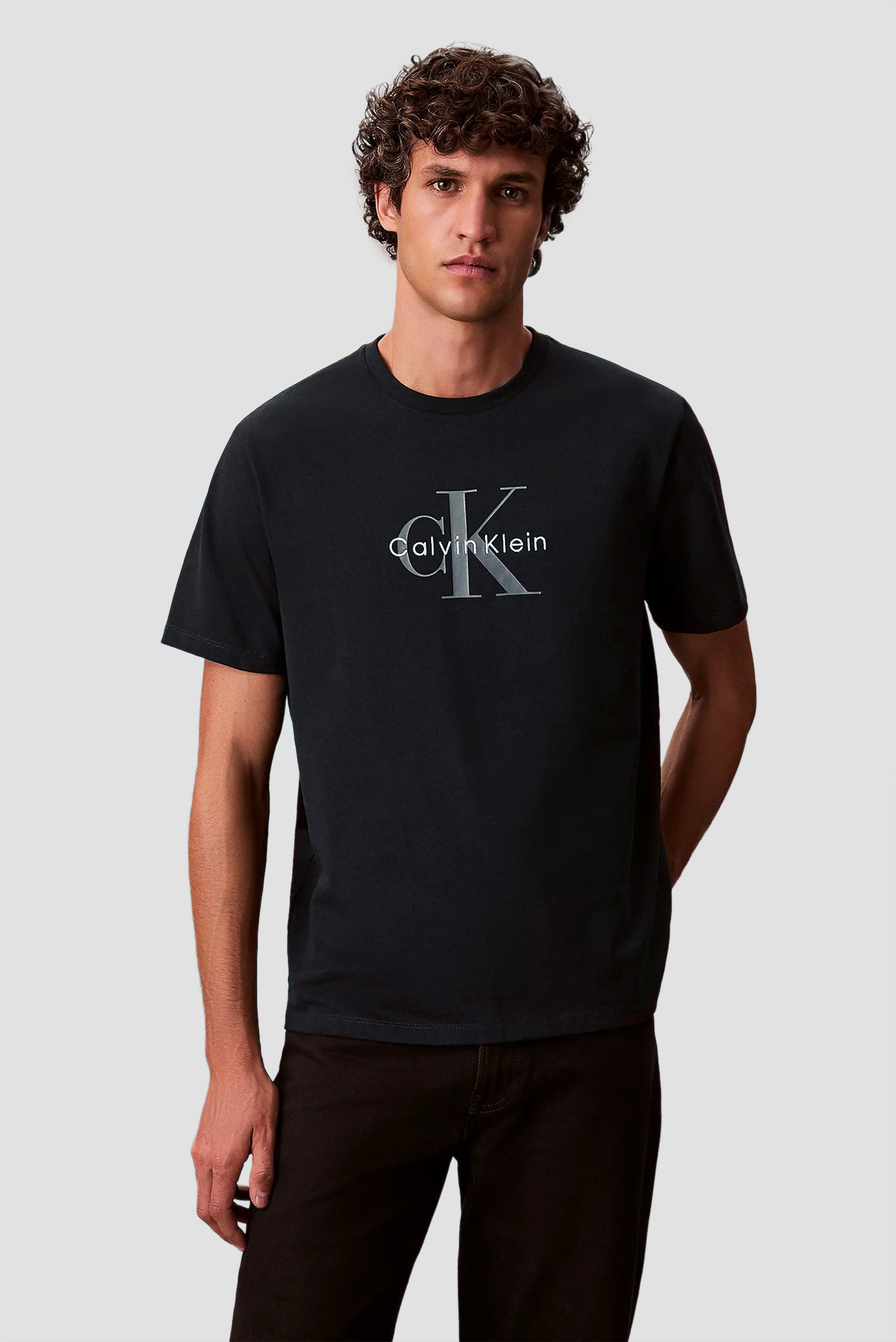 Мужская черная футболка SS HERO MONOGRAM TEE Черный M Calvin Klein Jeans LV04RB862G Мужская черная футболка SS HERO MONOGRAM TEE Черный M Calvin Klein Jeans LV04RB862G