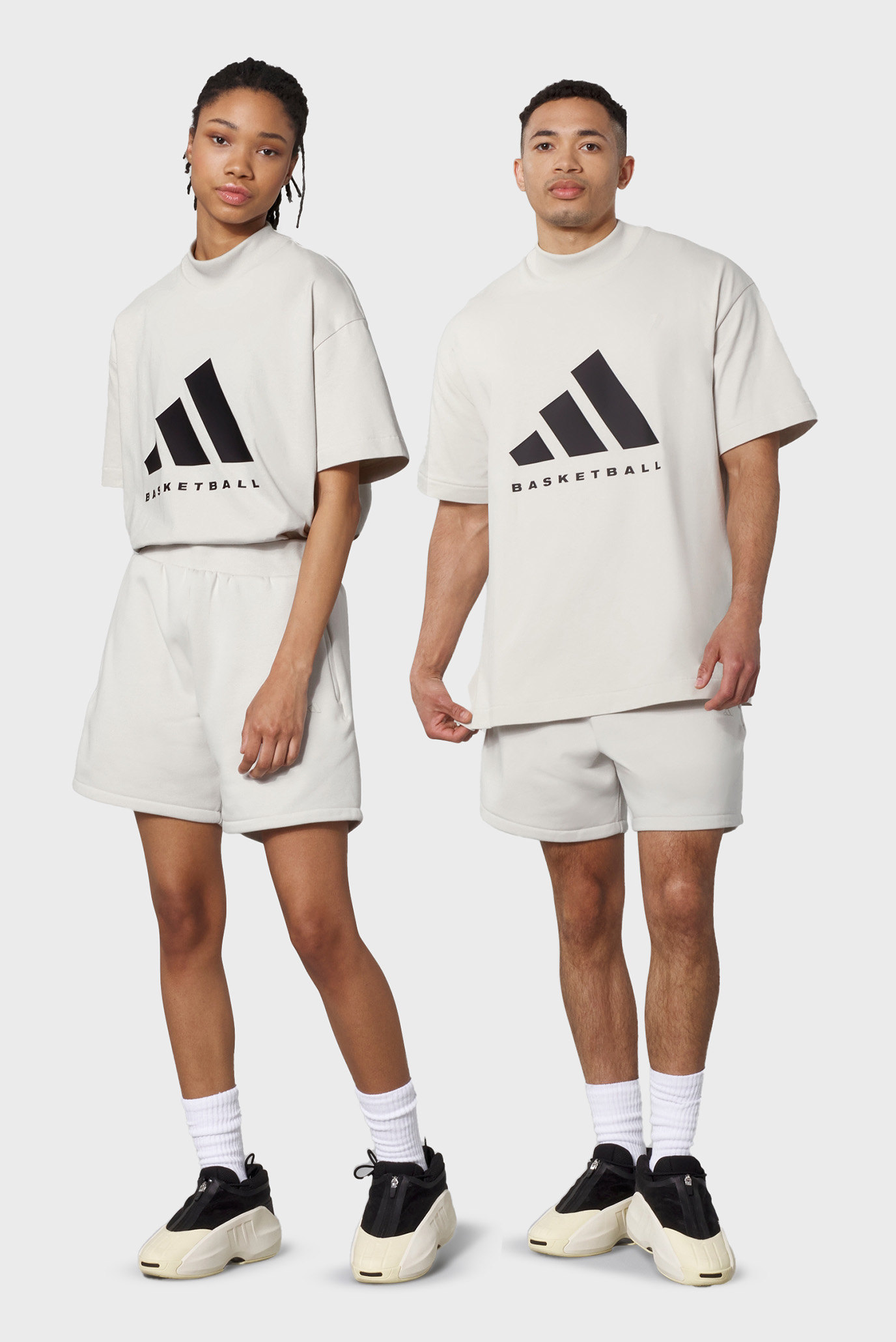 Светло-серая футболка adidas Basketball (унисекс) 1