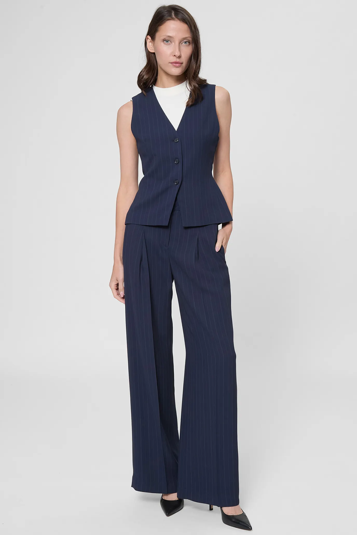 Женский темно-синий жилет в полоску 4