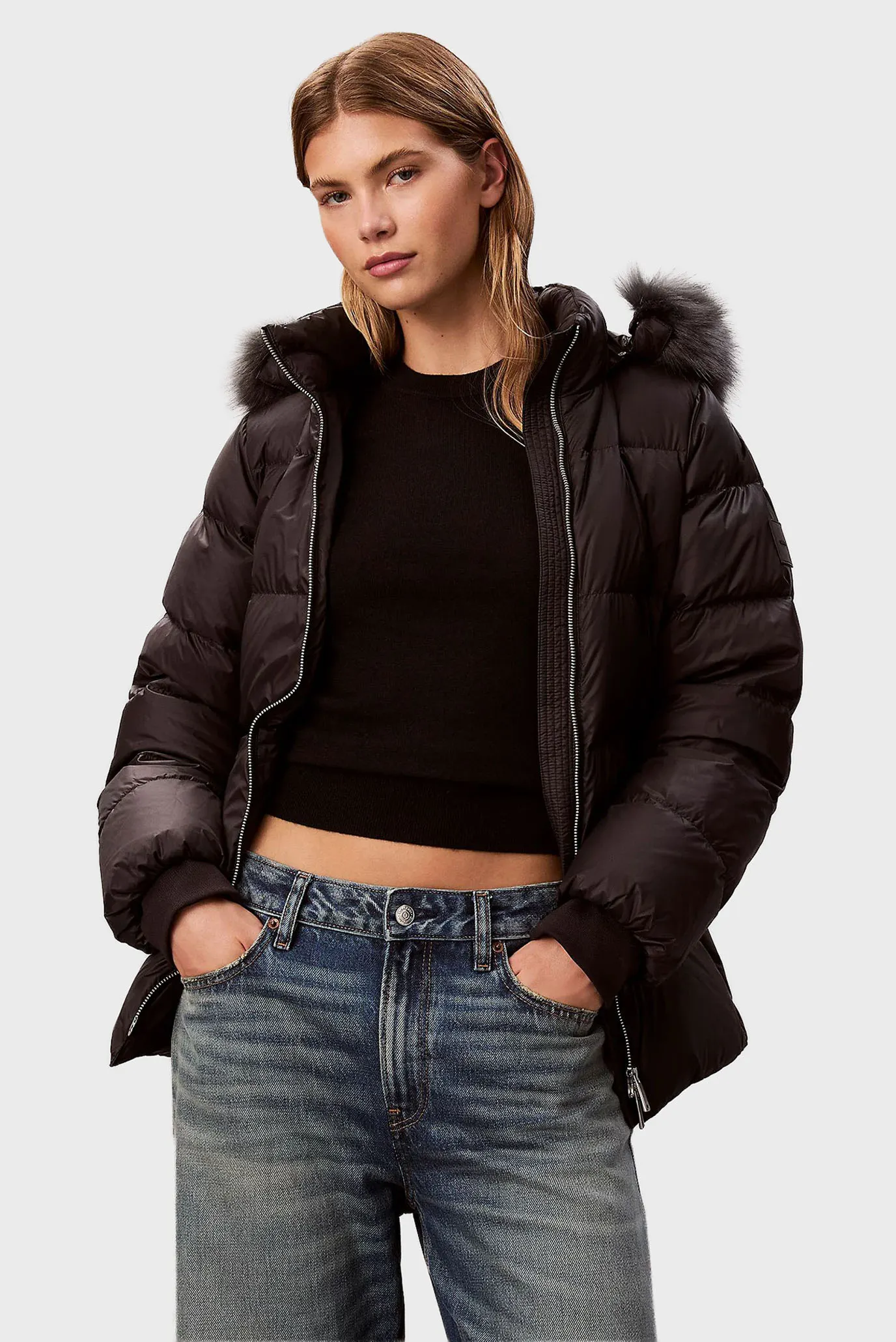 Женский черный пуховик MID DOWN 1