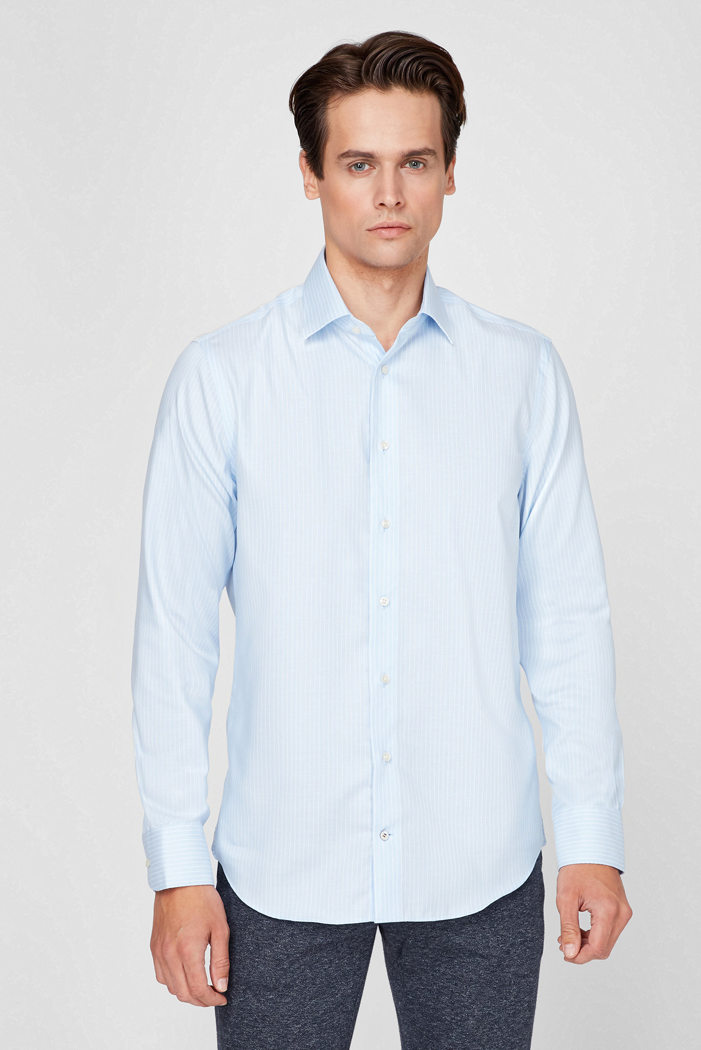 Чоловіча блакитна сорочка у смужку 1