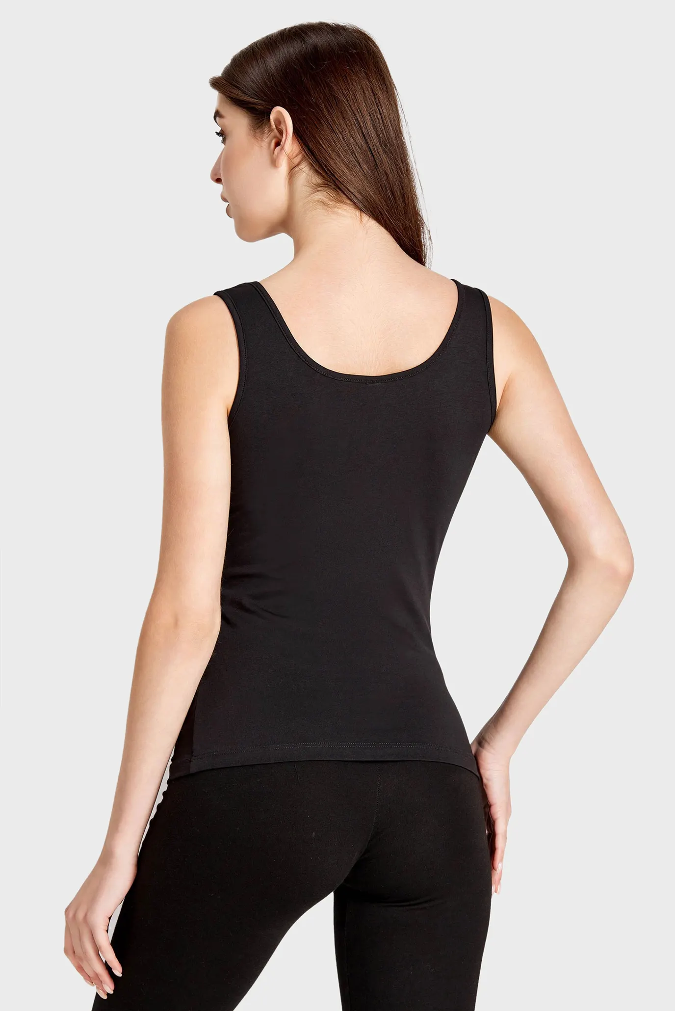 Женская черная майка 2