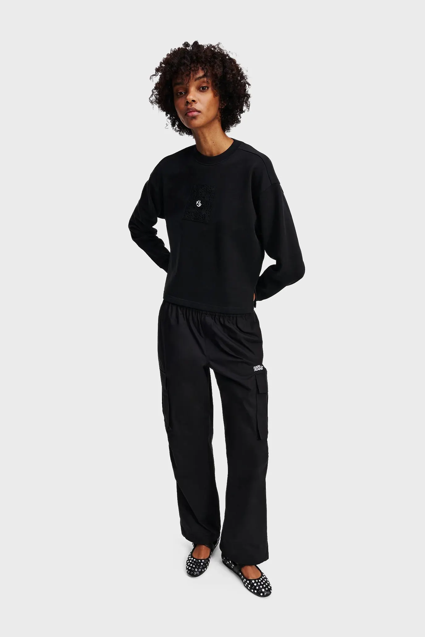 Жіночий чорний світшот regular crochet 2