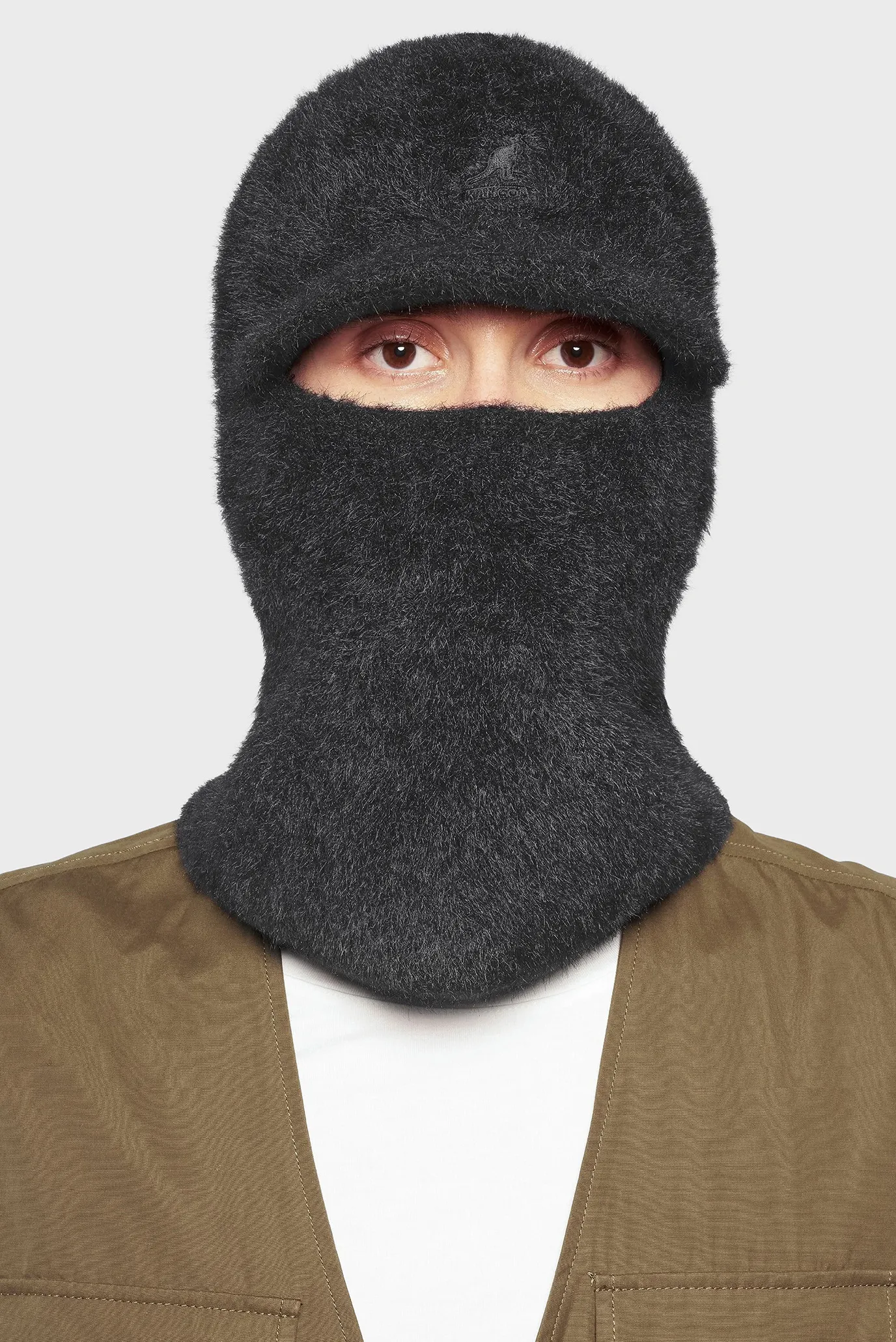 Женская черная балаклава 3