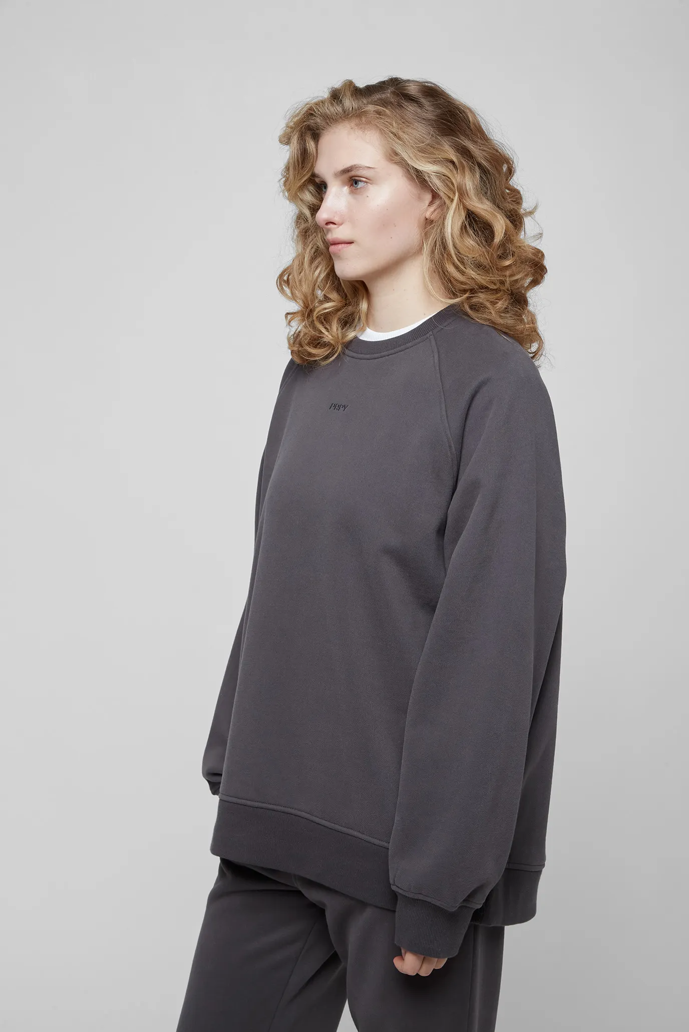 Жіночий темно-сірий світшот 3