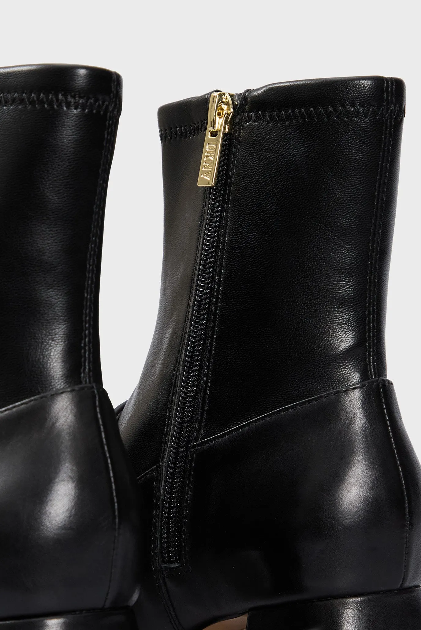 Женские черные кожаные ботильоны 5