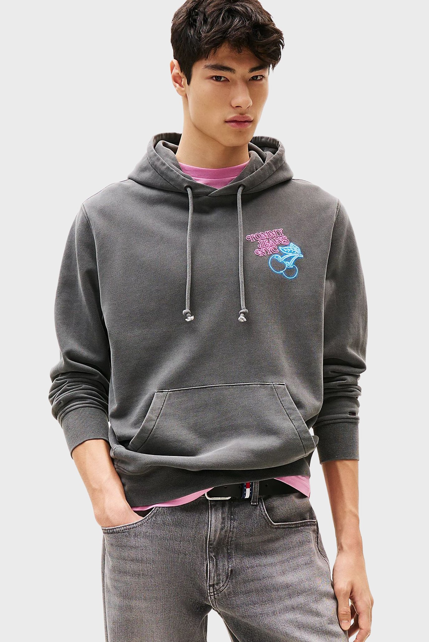 Мужское серое худи NOVELTY FAIR Серый M Tommy Jeans DM0DM21798 Мужское серое худи NOVELTY FAIR Серый M Tommy Jeans DM0DM21798