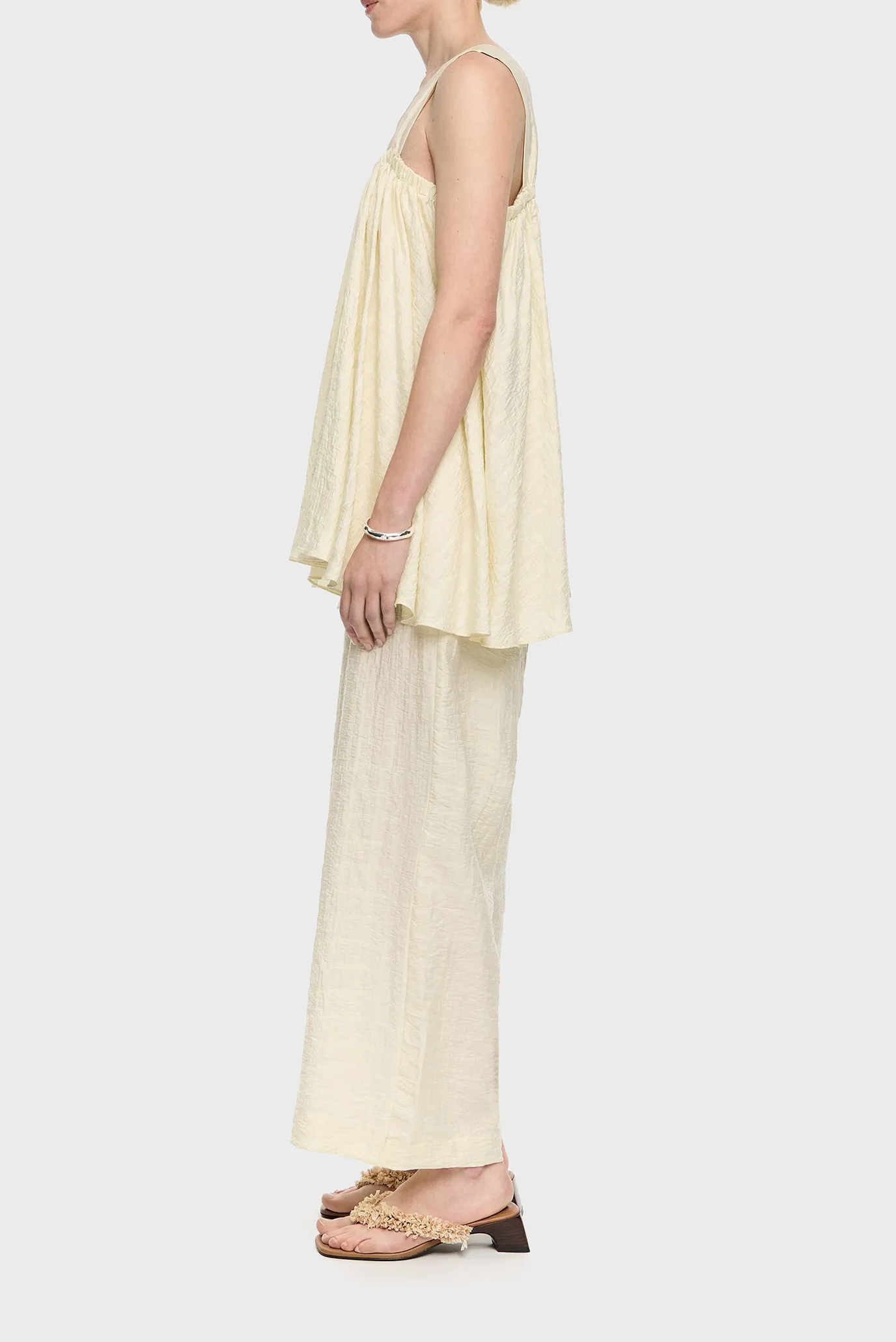 Жіночий жовтий комбінезон 3