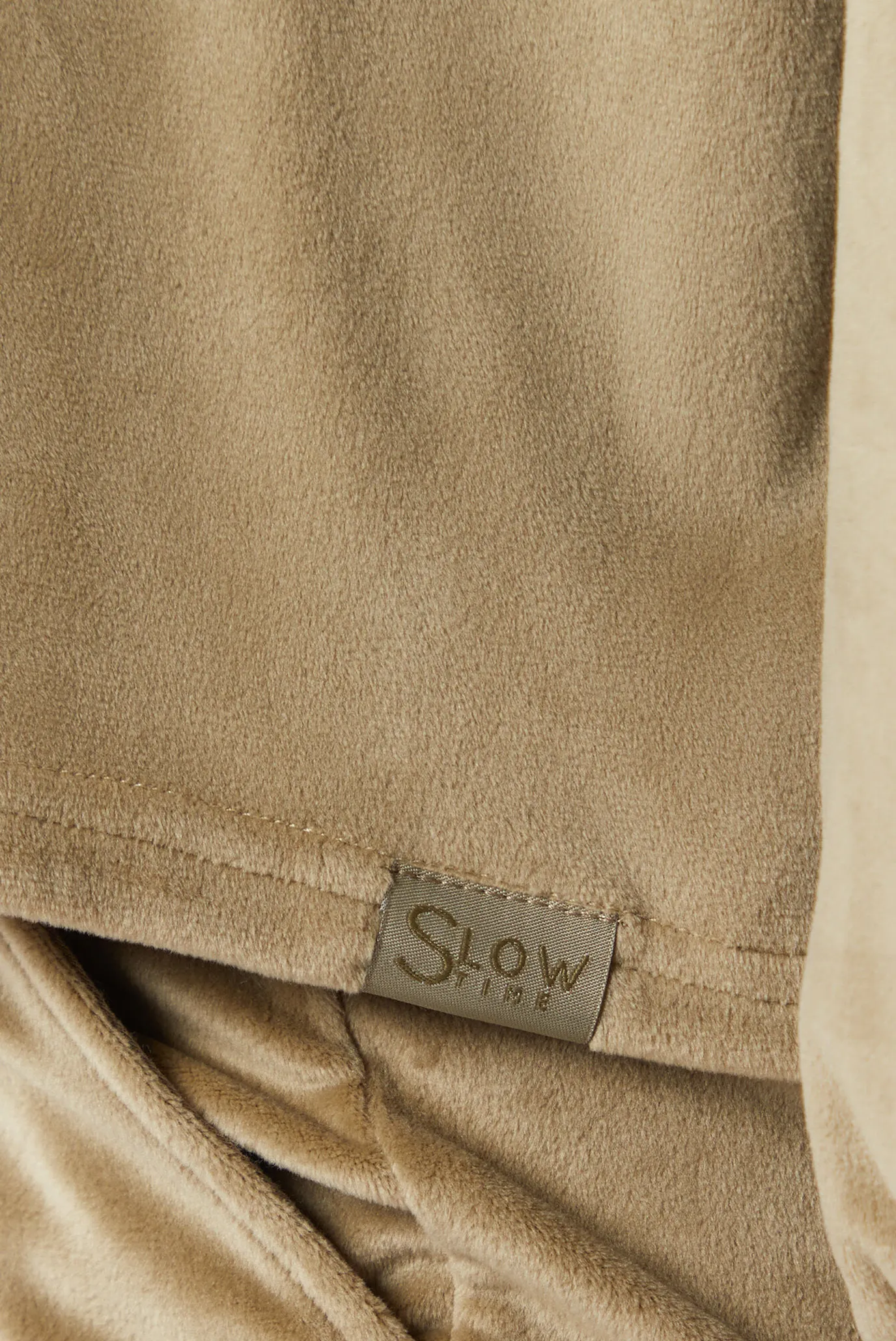 Жіночий оливковий оксамитовий світшот BERTY 4